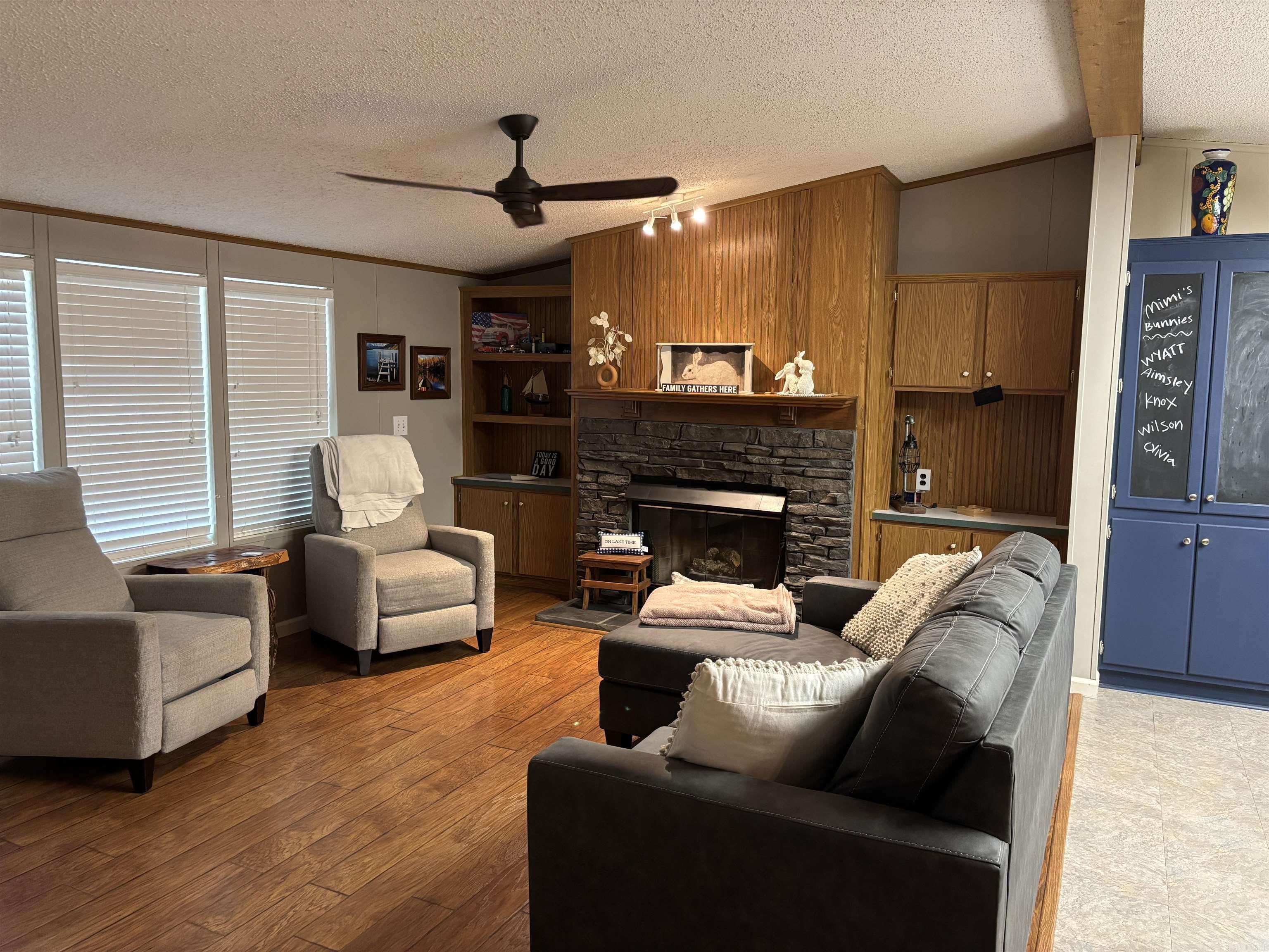 50 Decatur  Greers Ferry, AR