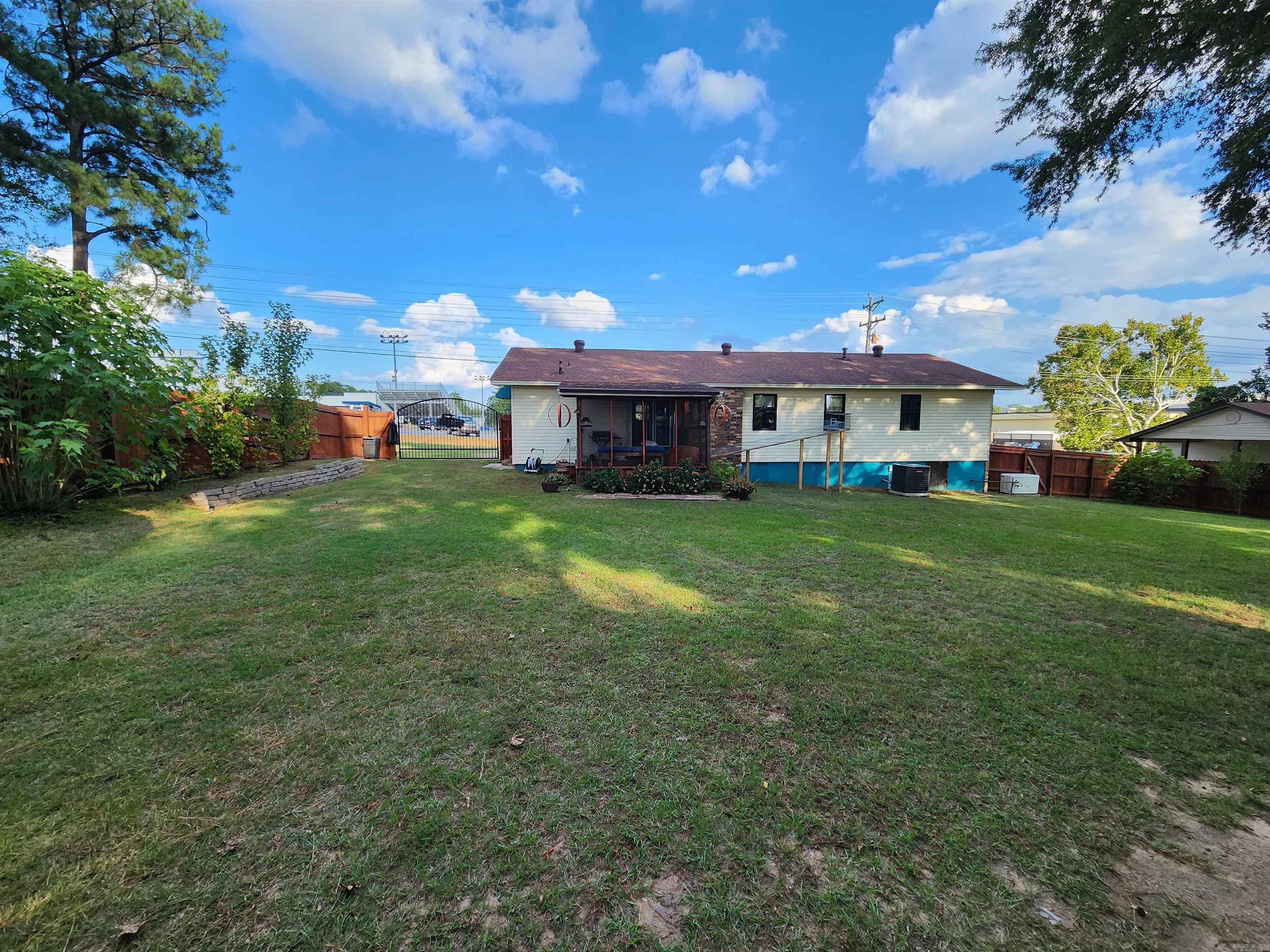 701 N RED  Sheridan, AR