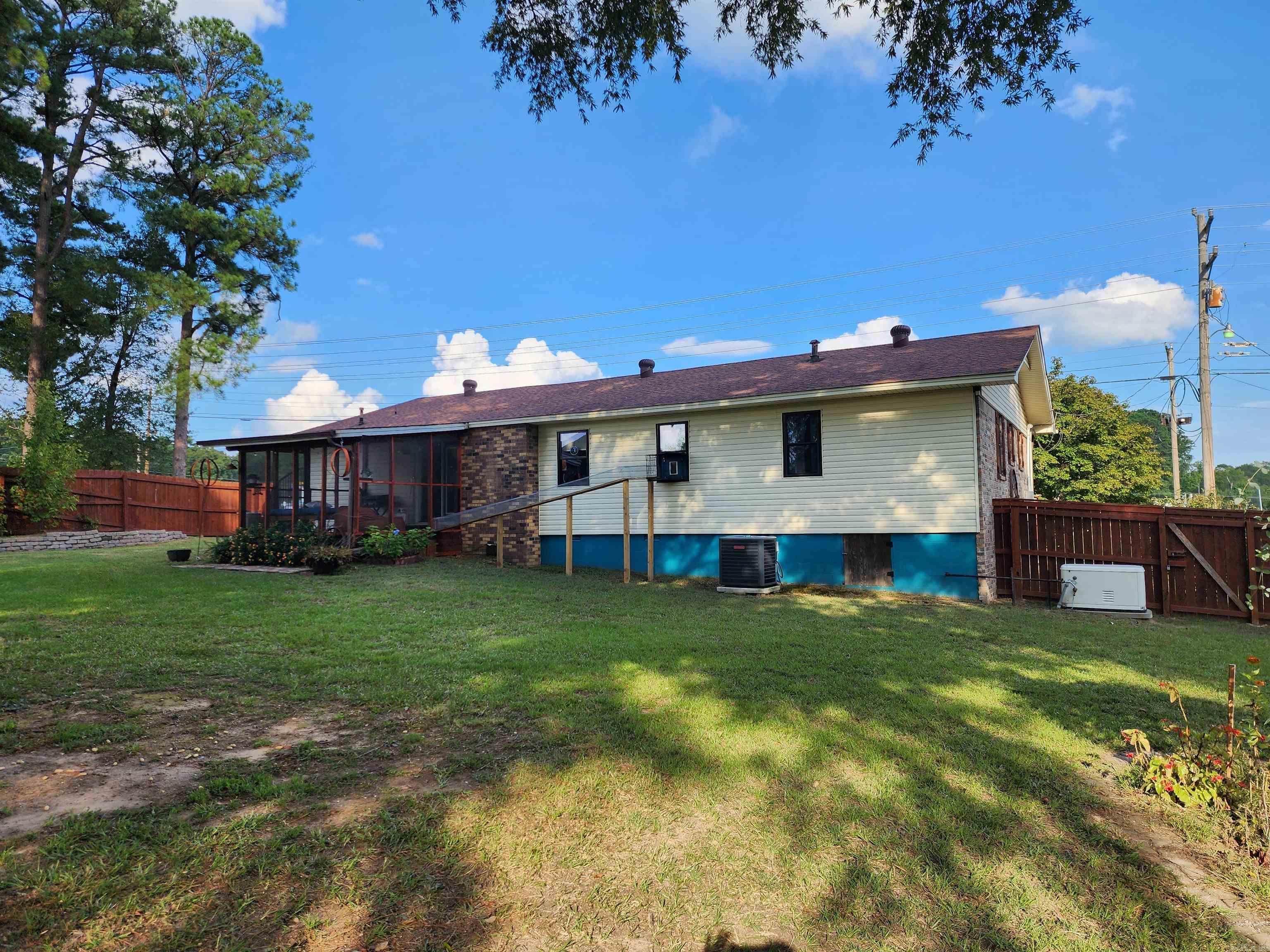 701 N RED  Sheridan, AR
