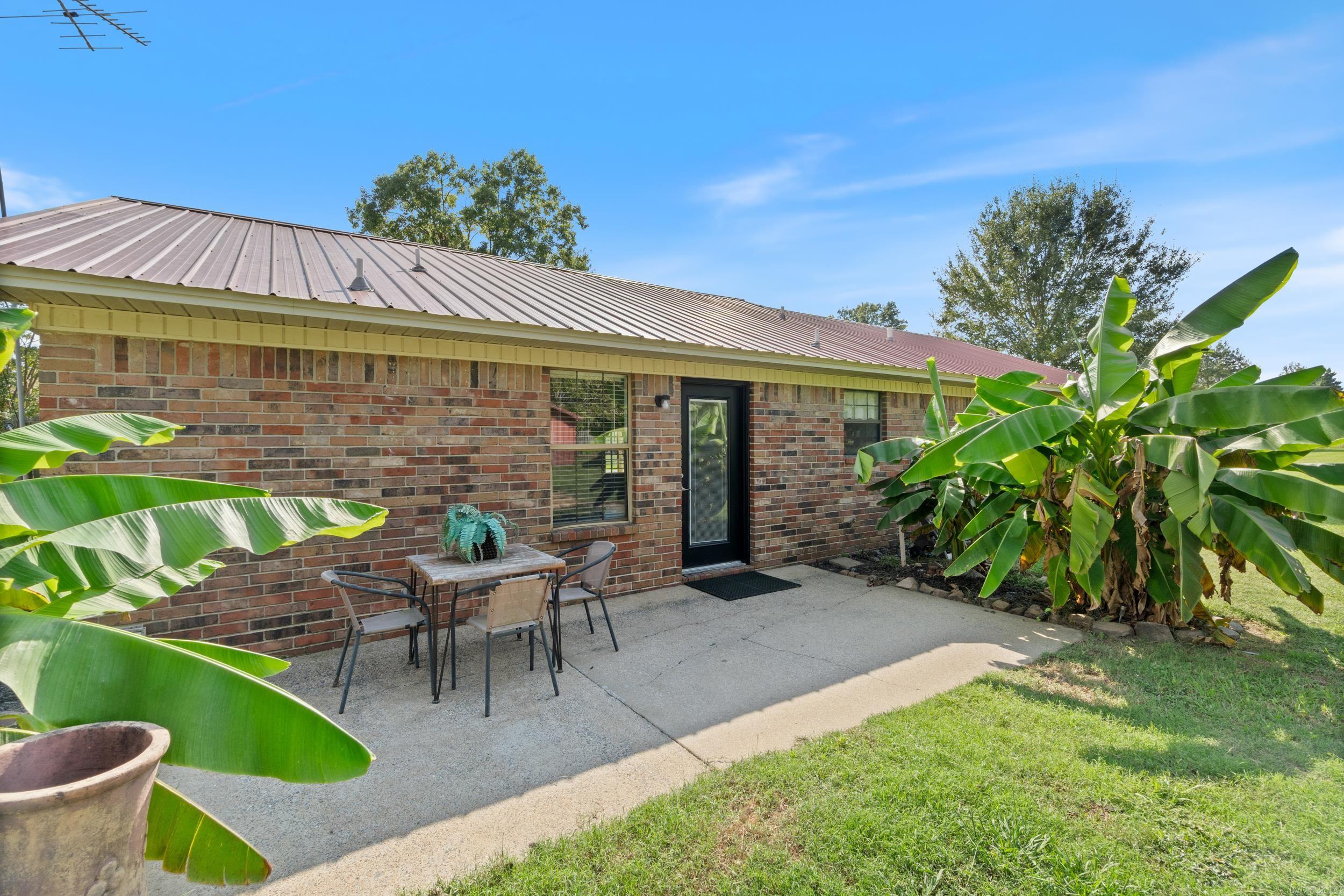 9 Bush  Vilonia, AR