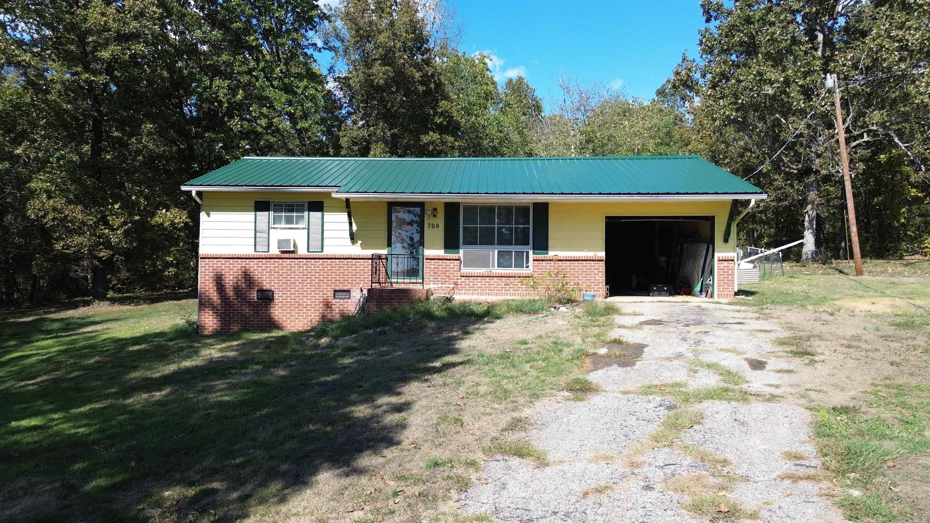709 Owl  Horseshoe Bend, AR