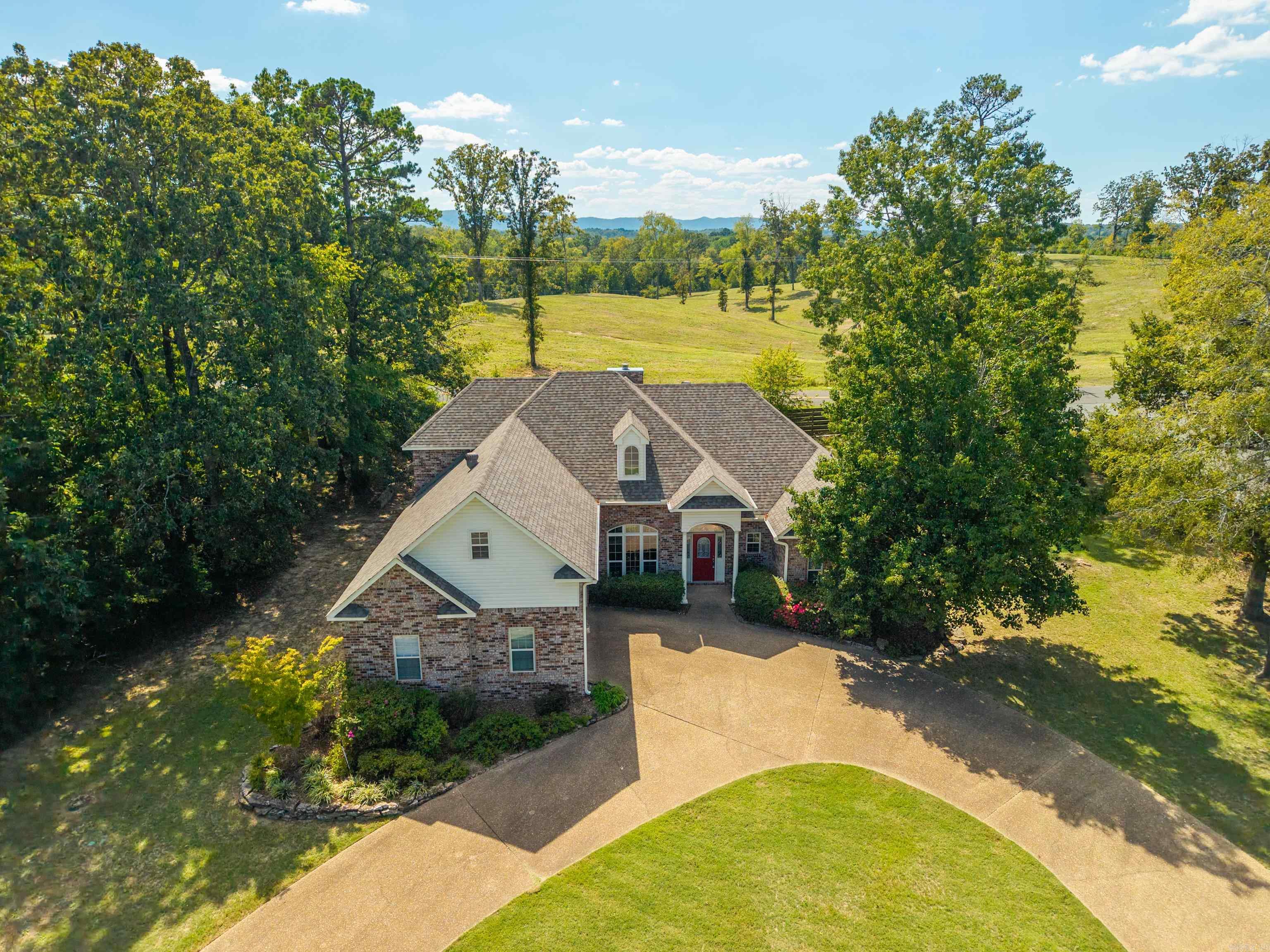 100 Moss Creek  Hot Springs, AR