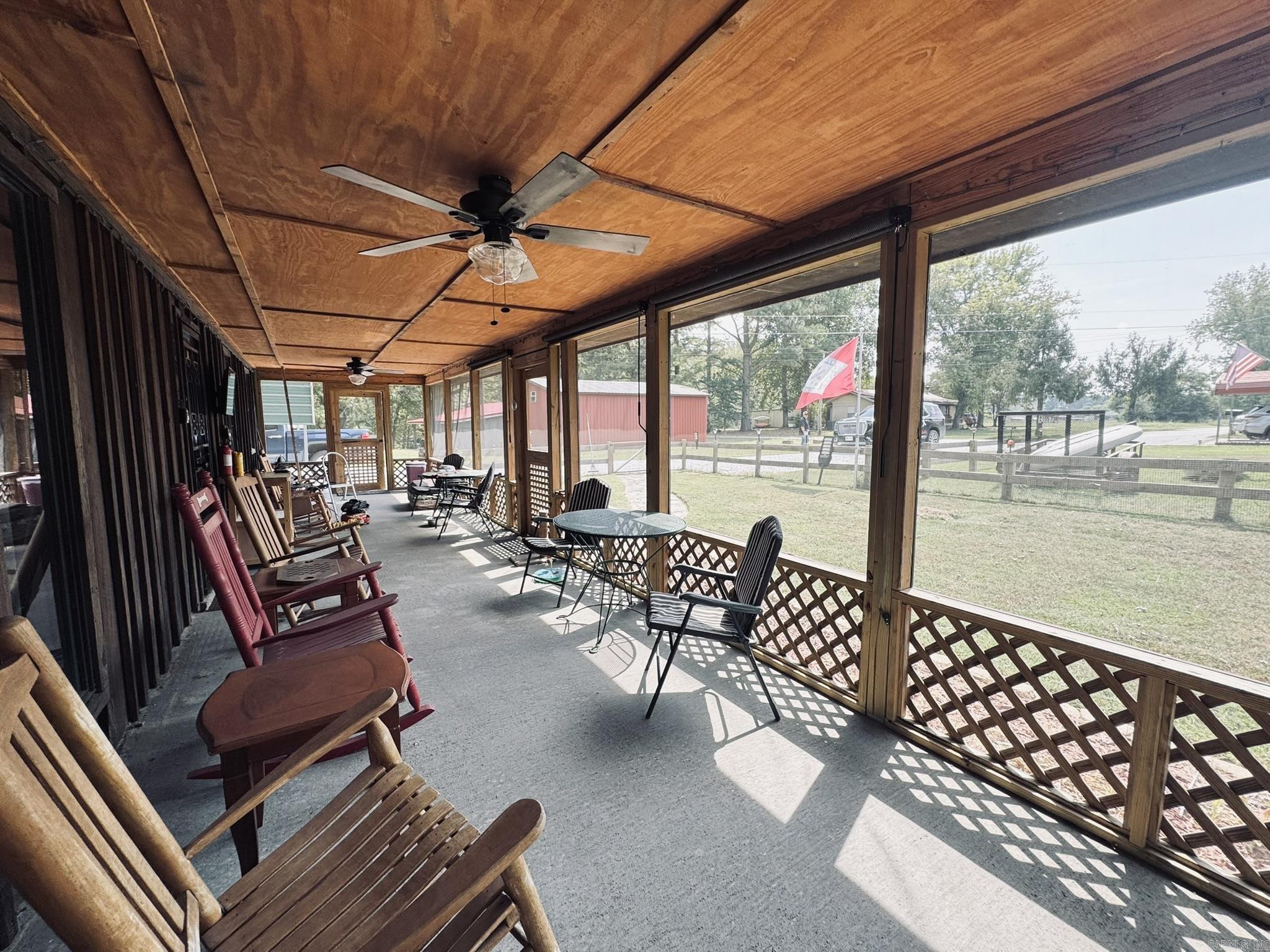 858 N Riverview  Mountain View, AR