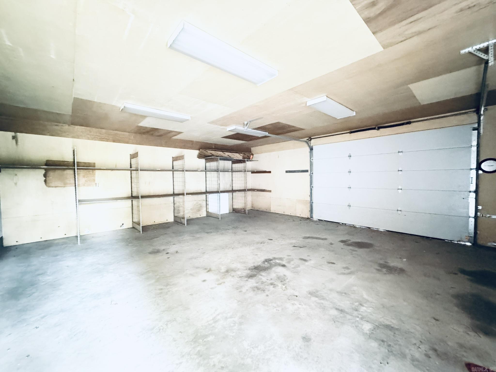 858 N Riverview  Mountain View, AR