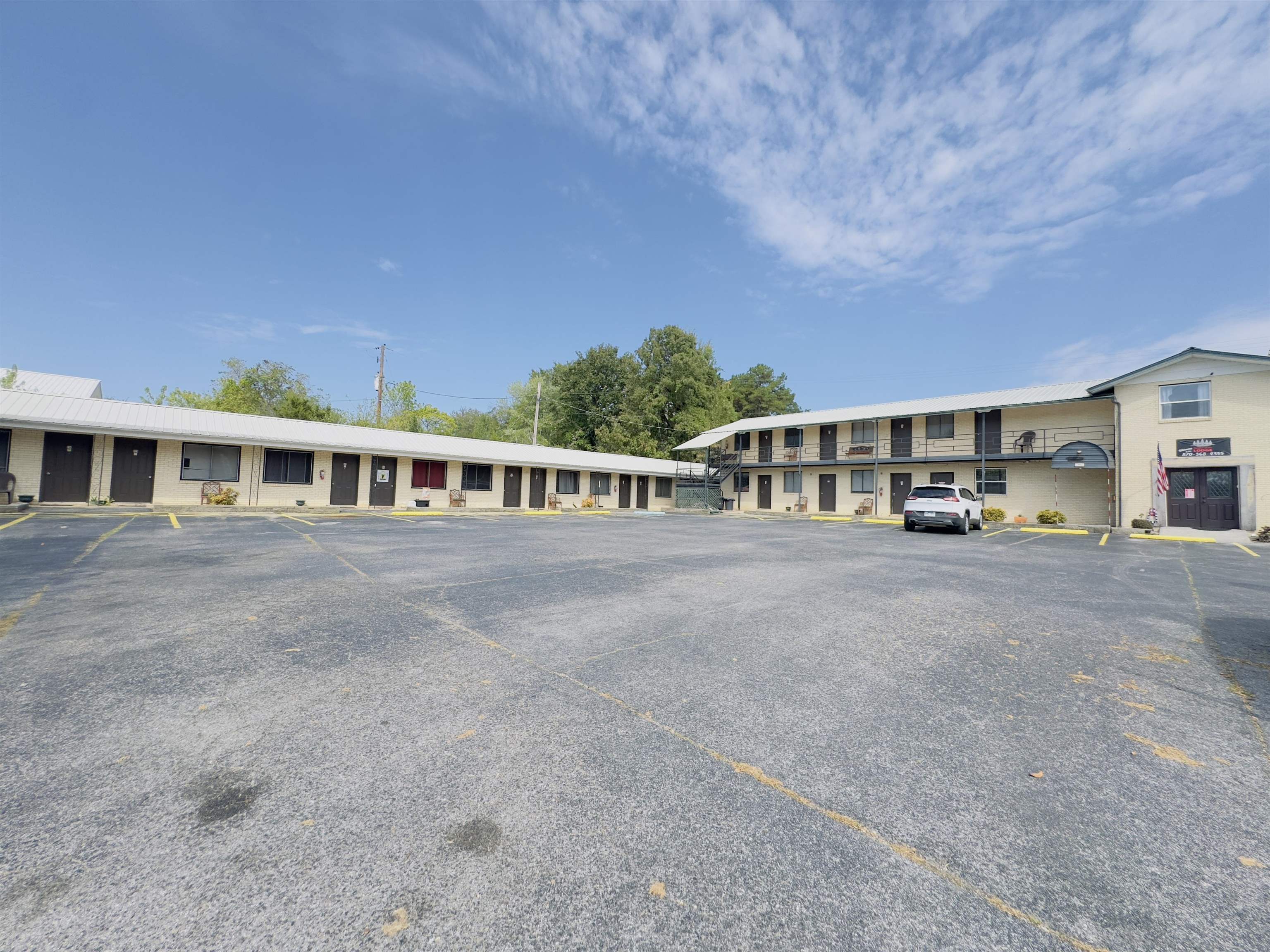 302 N Main  Melbourne, AR