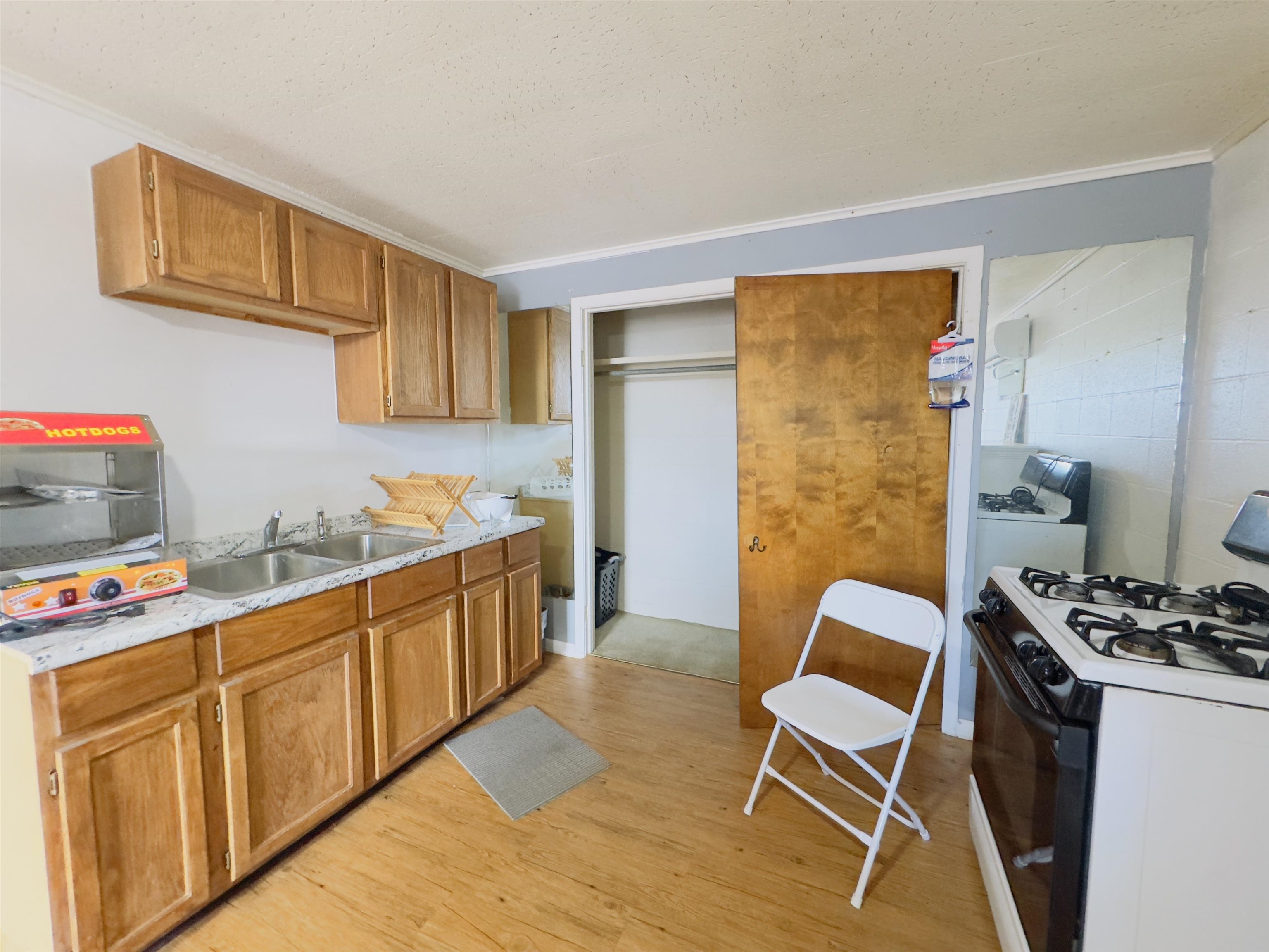 302 N Main  Melbourne, AR