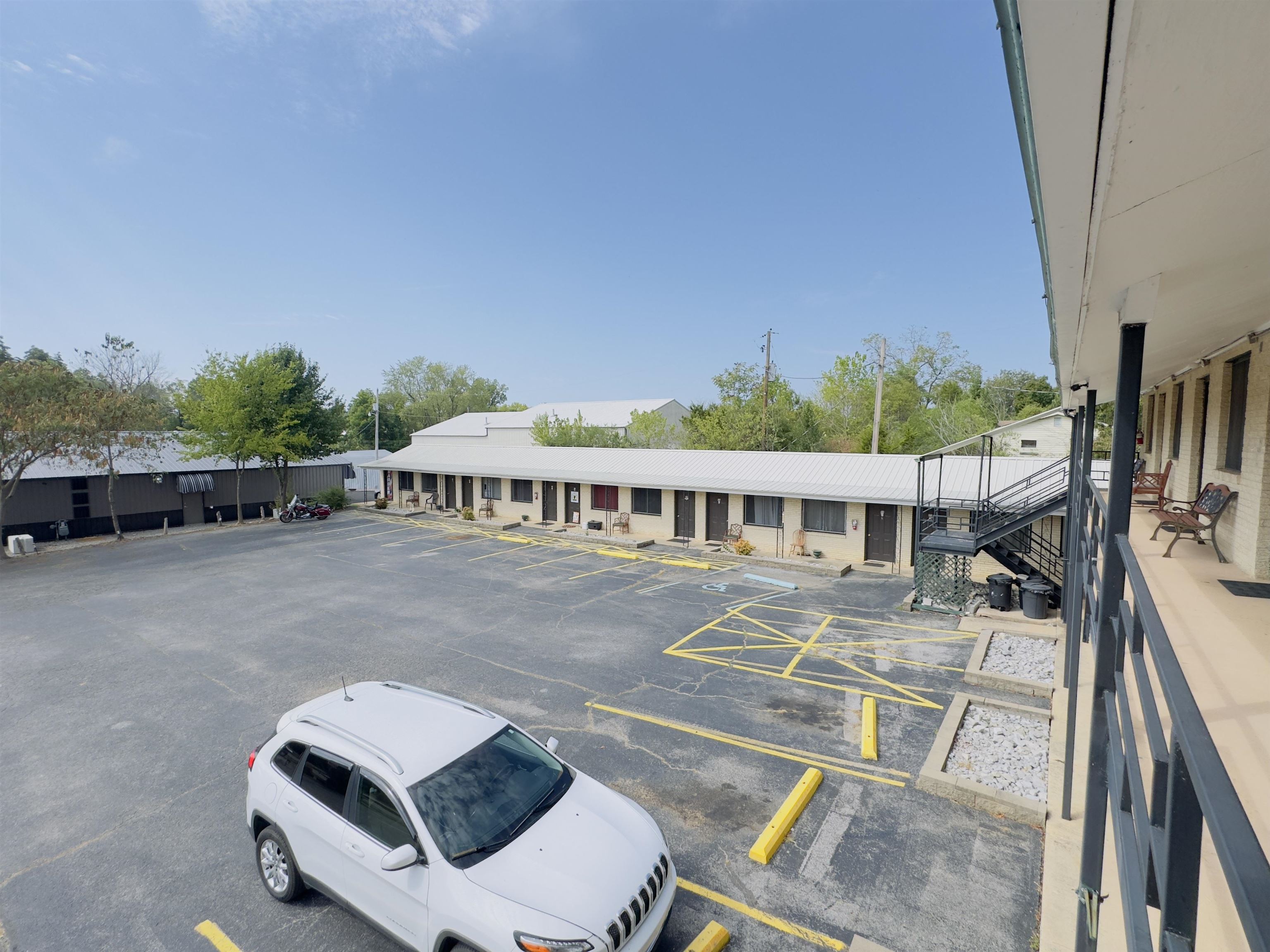 302 N Main  Melbourne, AR
