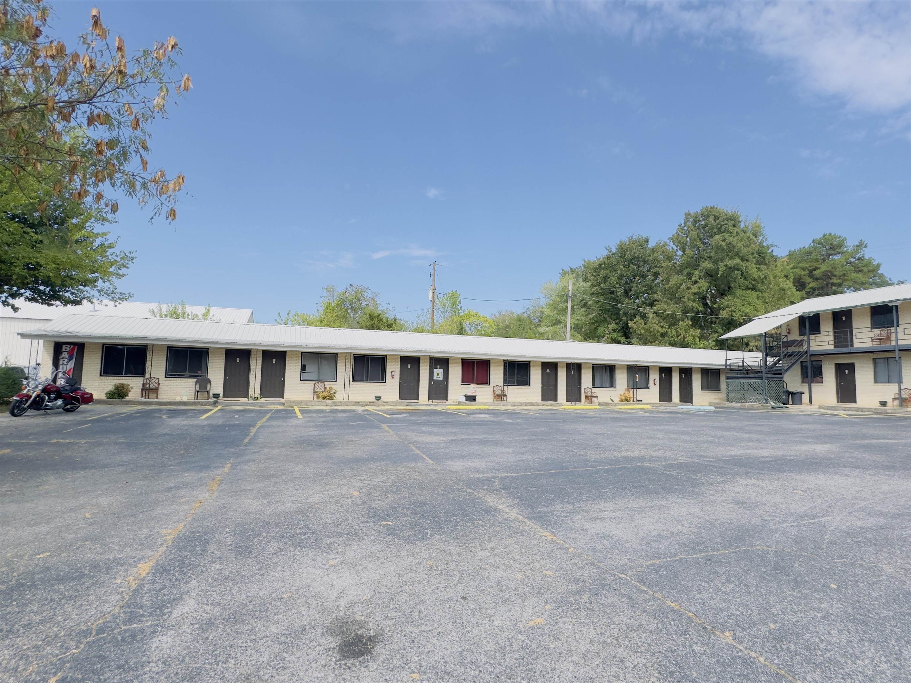 302 N Main  Melbourne, AR