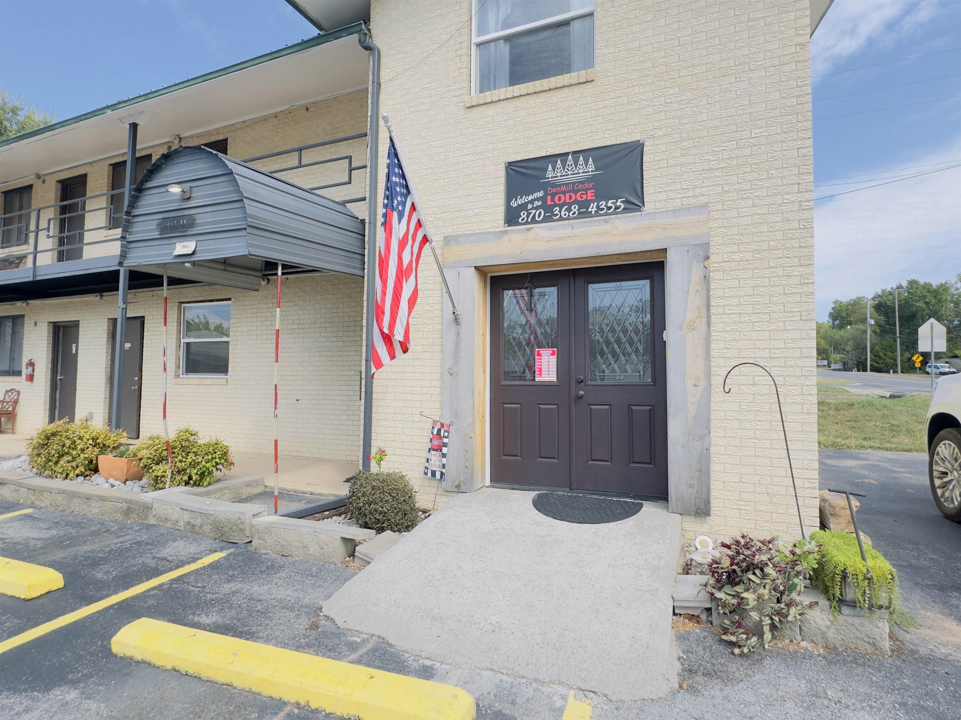 302 N Main  Melbourne, AR