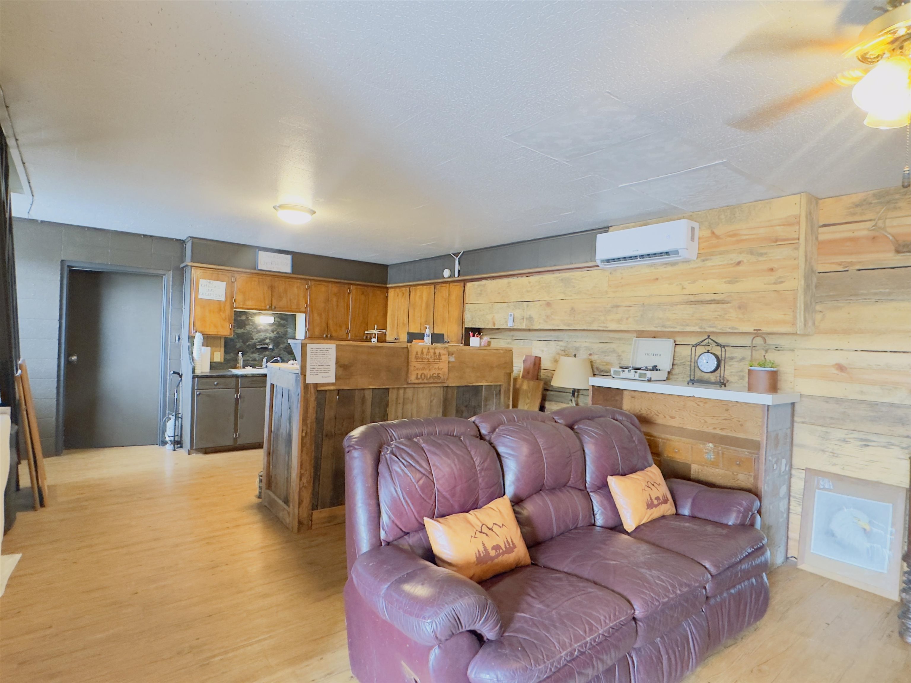 302 N Main  Melbourne, AR
