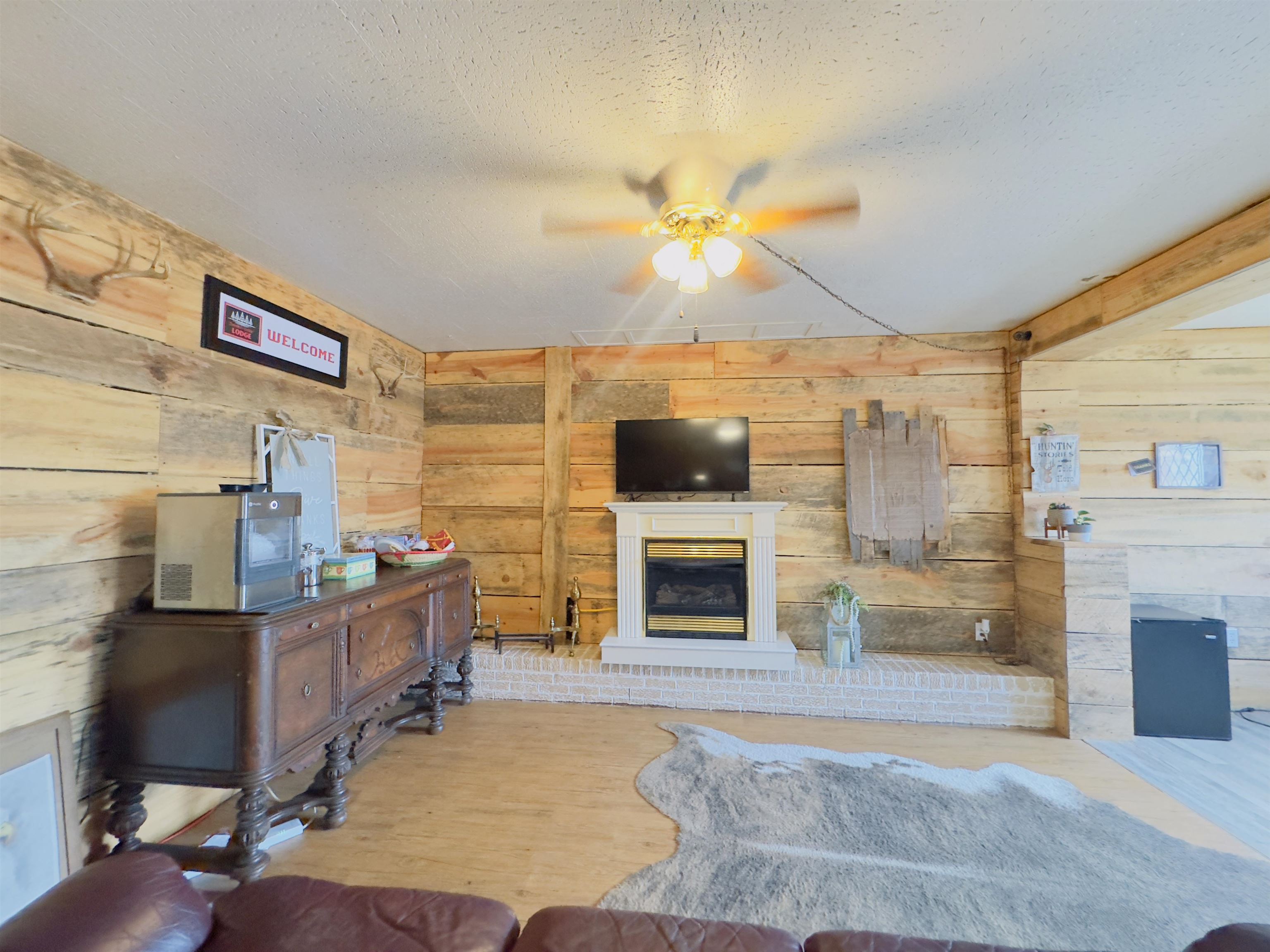 302 N Main  Melbourne, AR