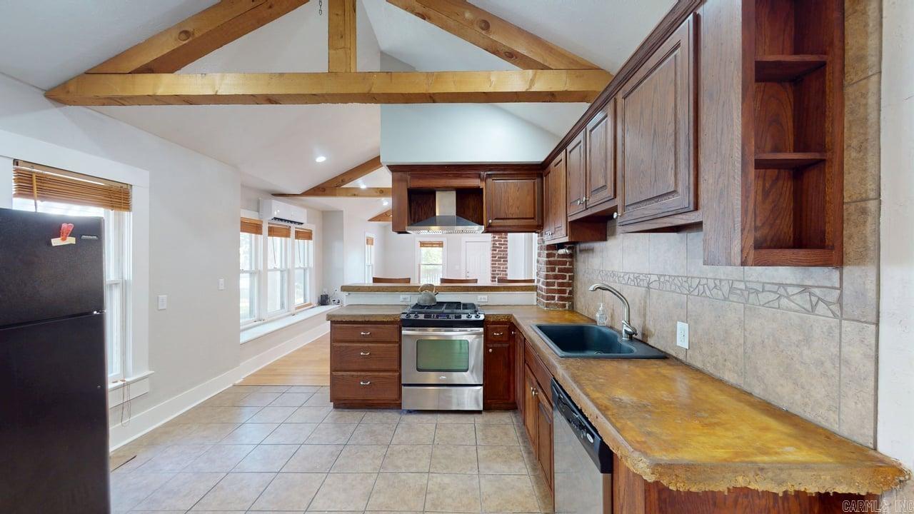 1209 Clifton  Conway, AR