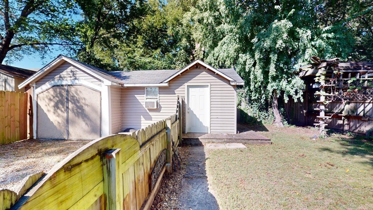 1209 Clifton  Conway, AR