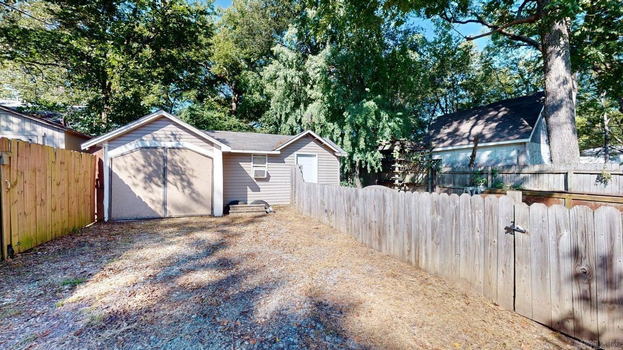 1209 Clifton  Conway, AR