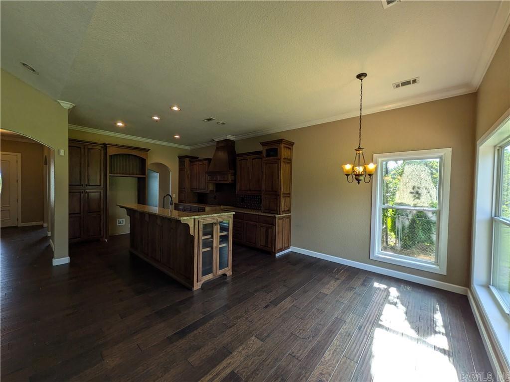 302 Private Rd 3388  Clarksville, AR