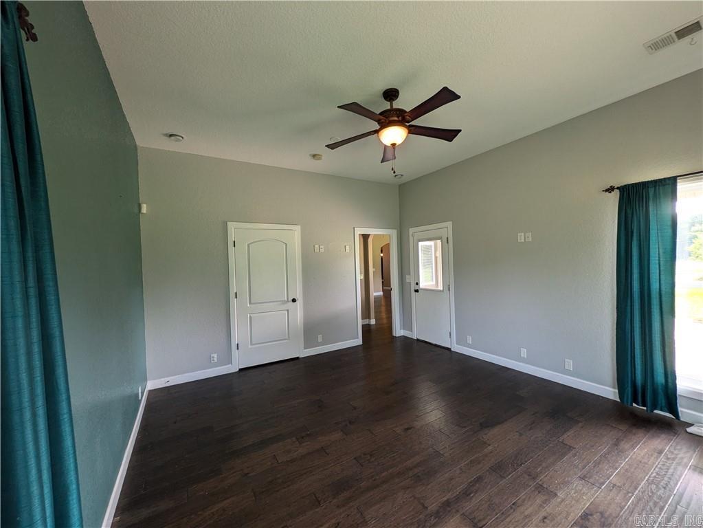 302 Private Rd 3388  Clarksville, AR