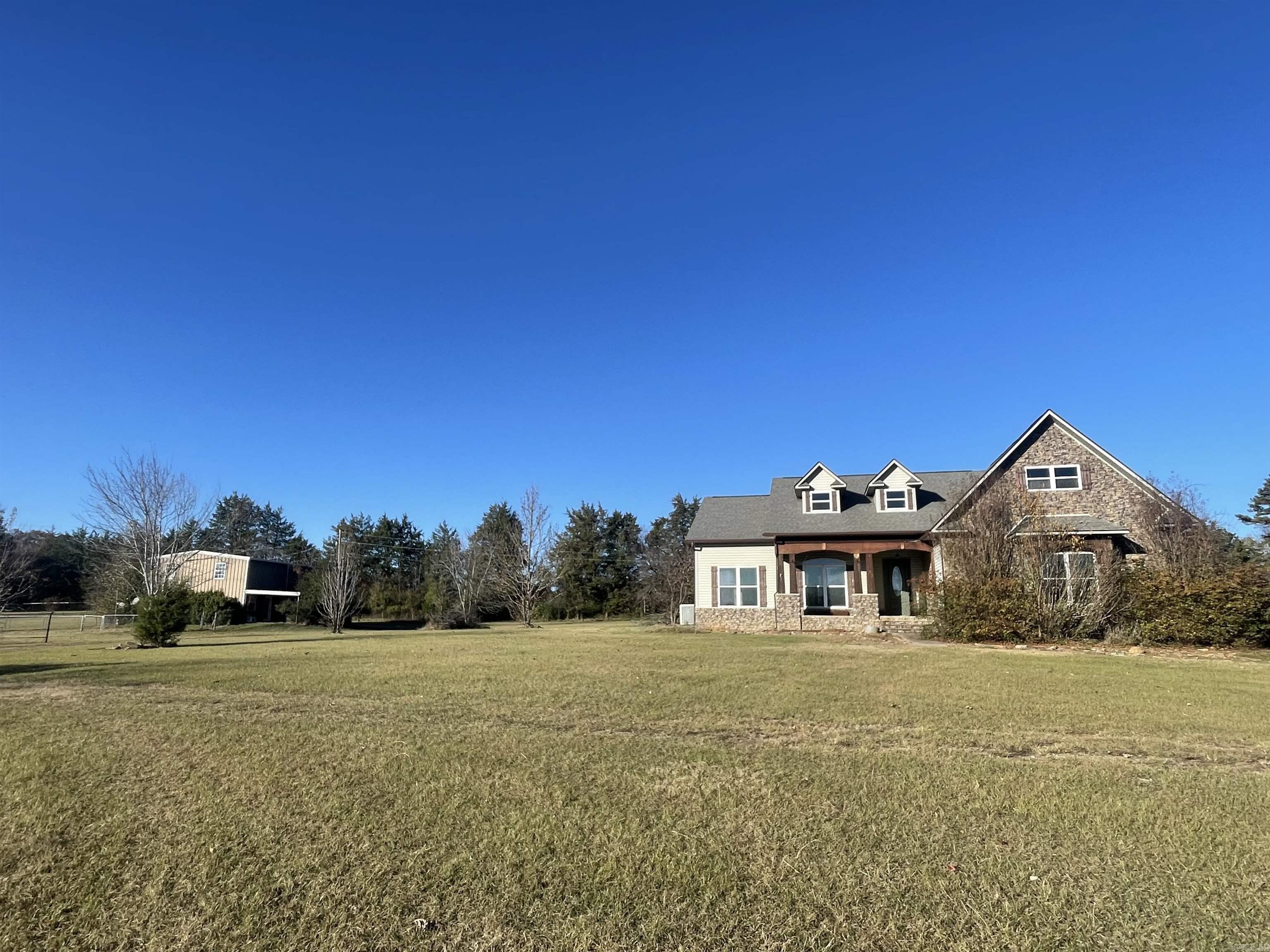 302 Private Rd 3388  Clarksville, AR