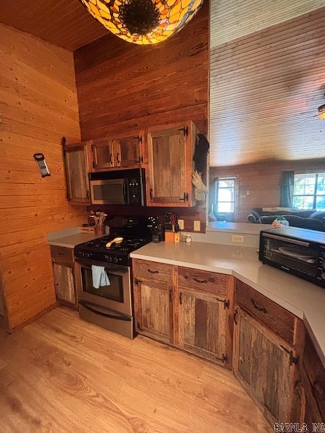 1337 Polk Road 38  Hatfield, AR