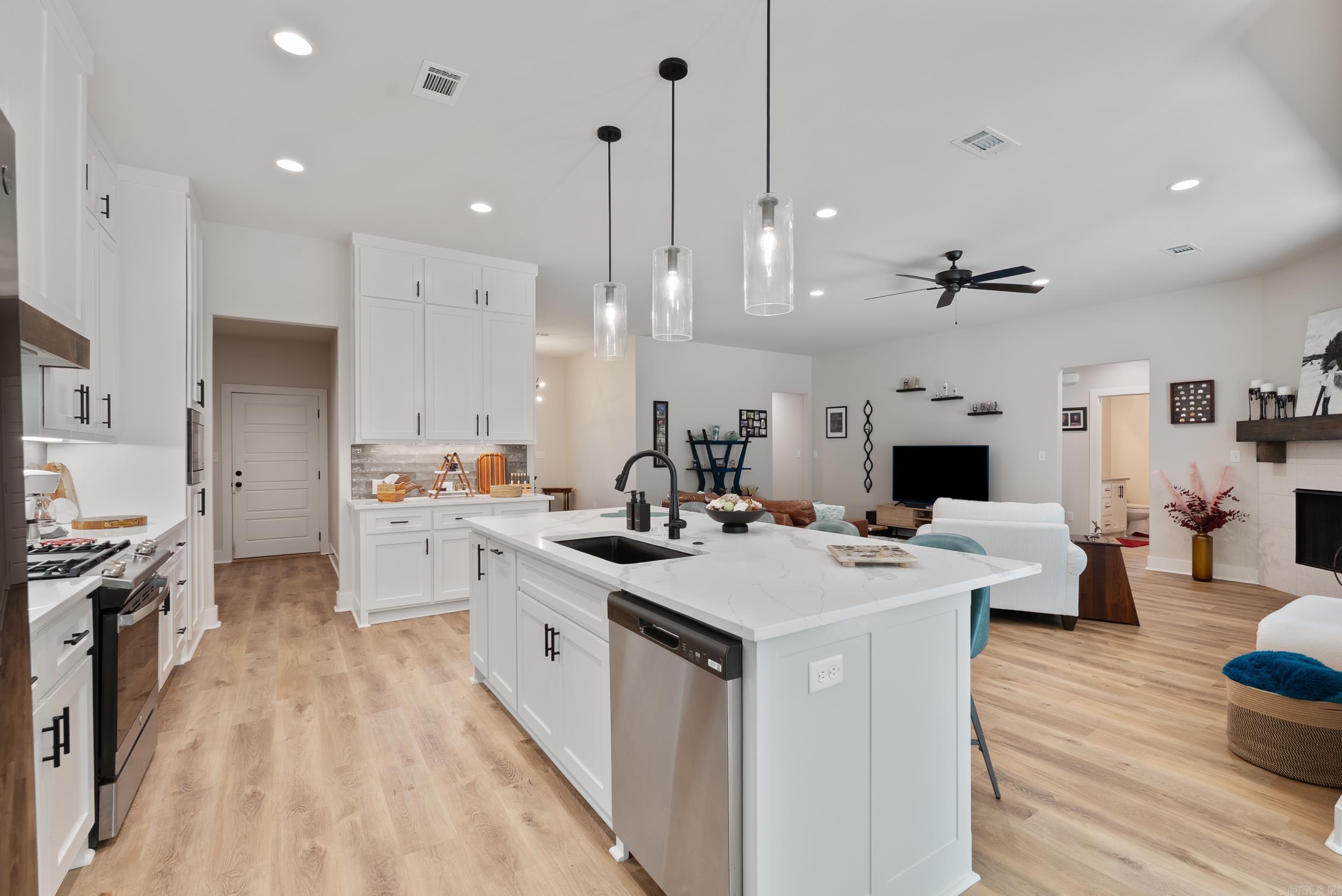 15015 Matterhorn  Maumelle, AR