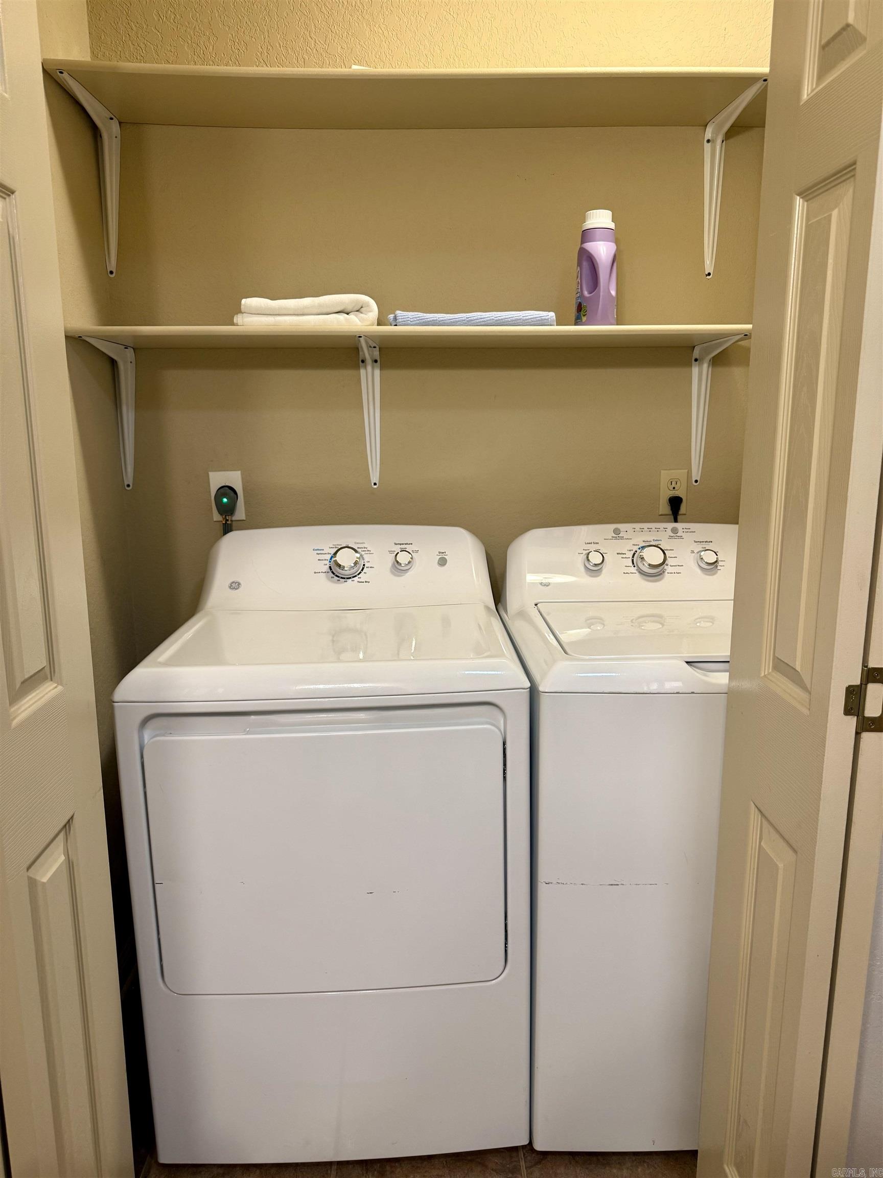 2 Lobo  Heber Springs, AR