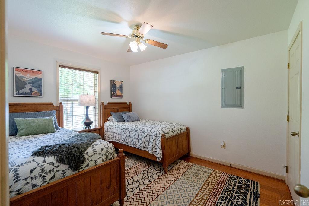 2 Lobo  Heber Springs, AR