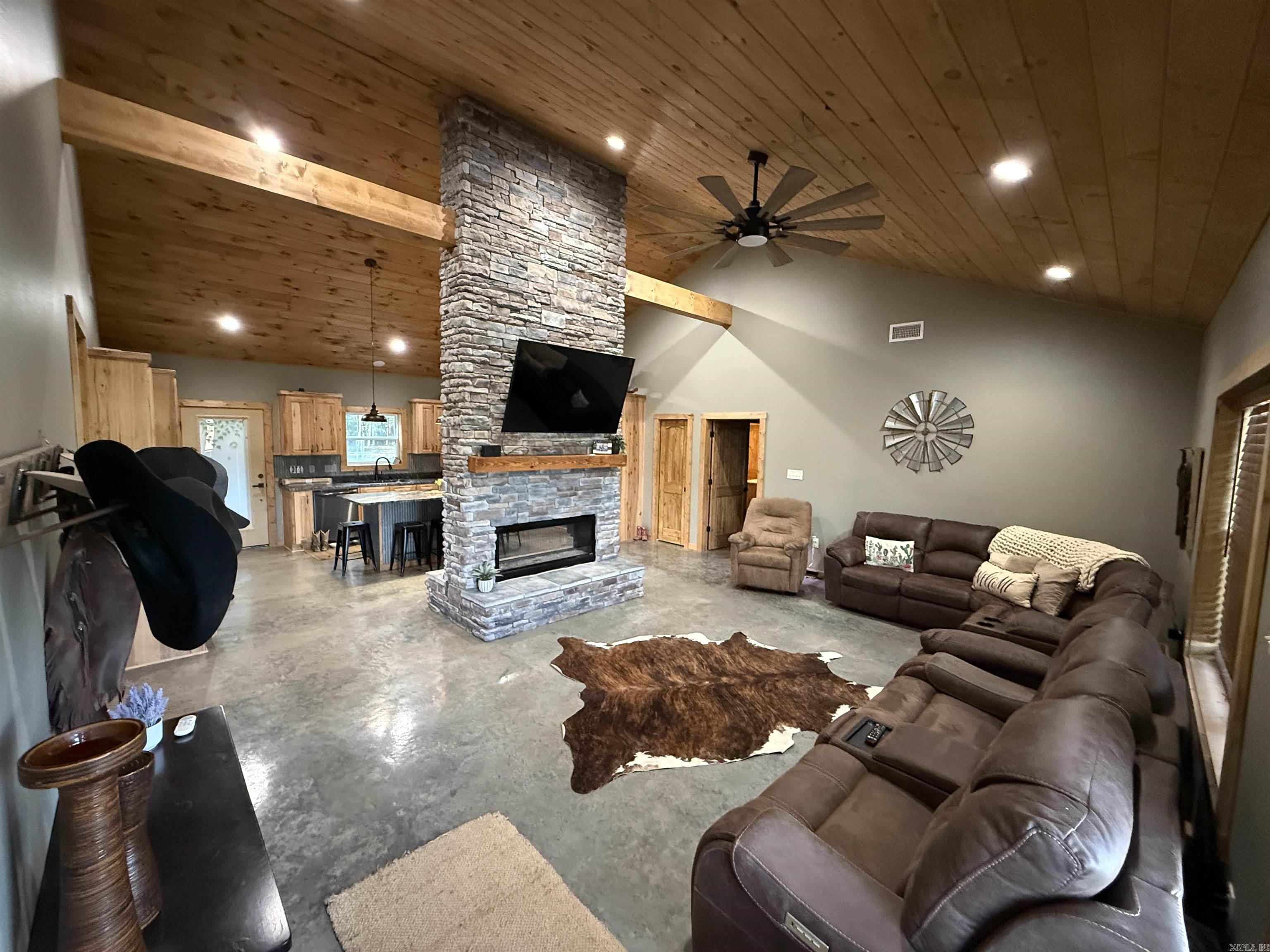 550 Sunshine Ln.  Pangburn, AR