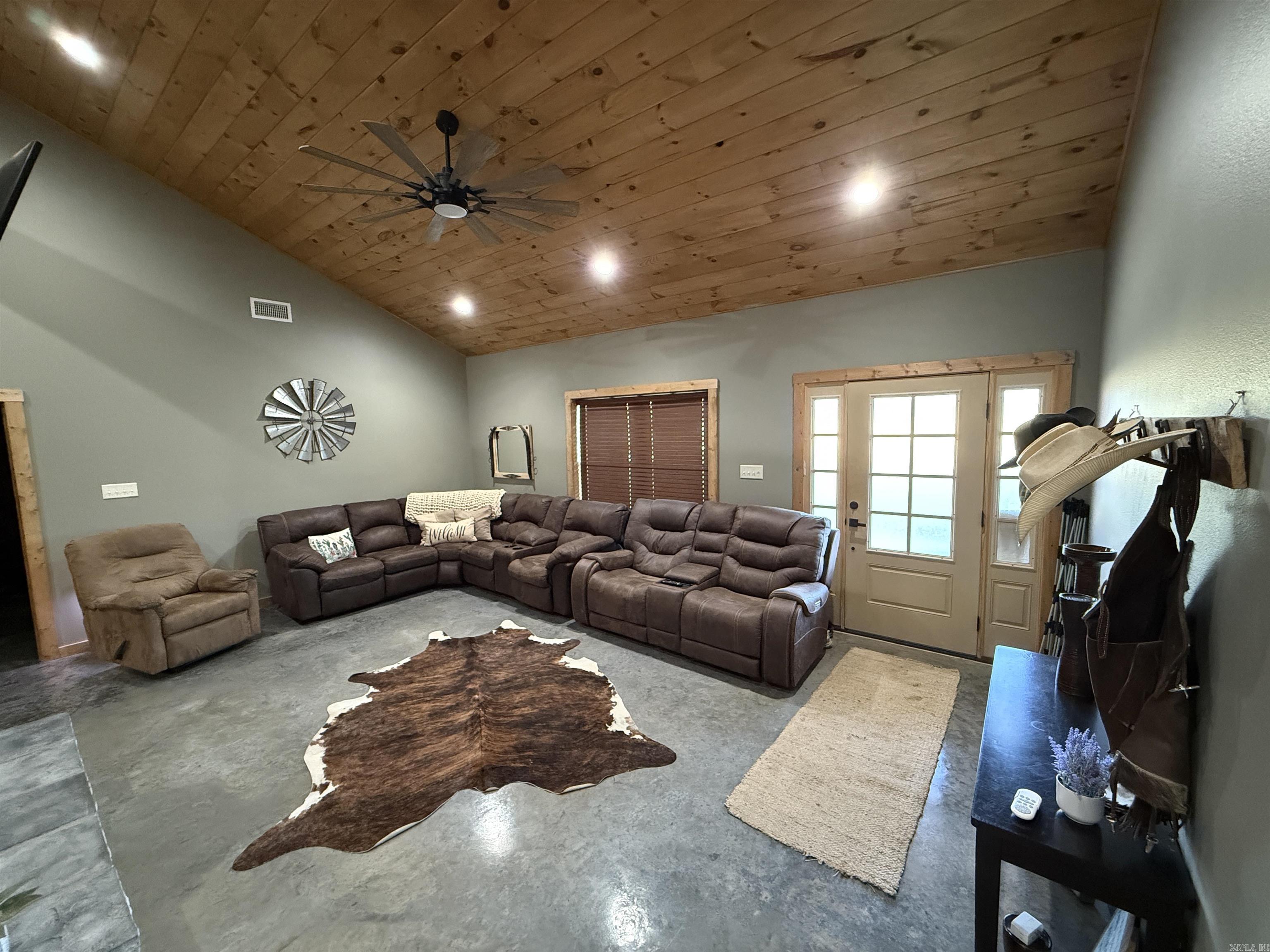 550 Sunshine Ln.  Pangburn, AR