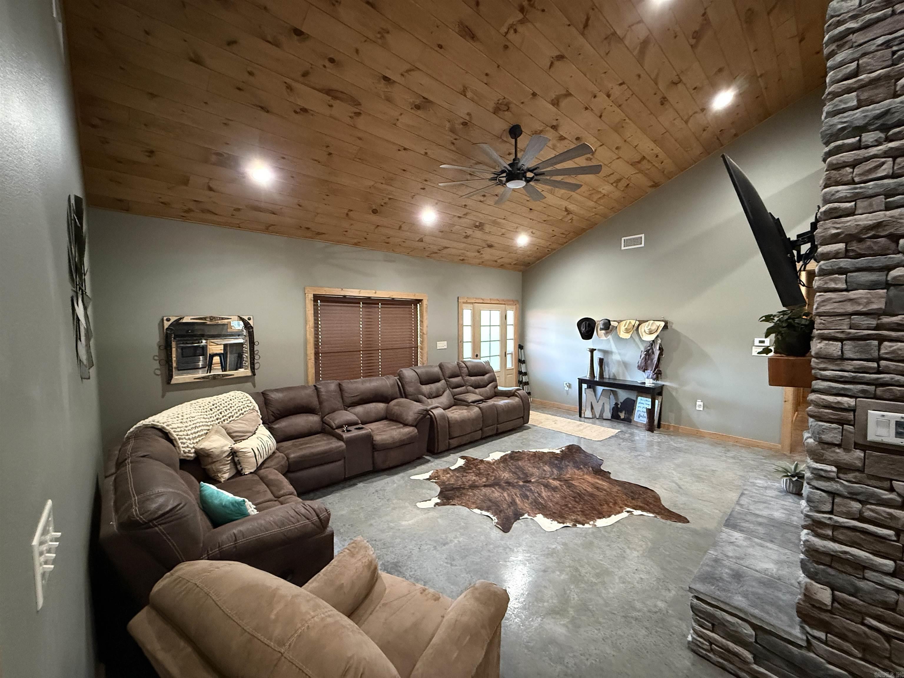 550 Sunshine Ln.  Pangburn, AR