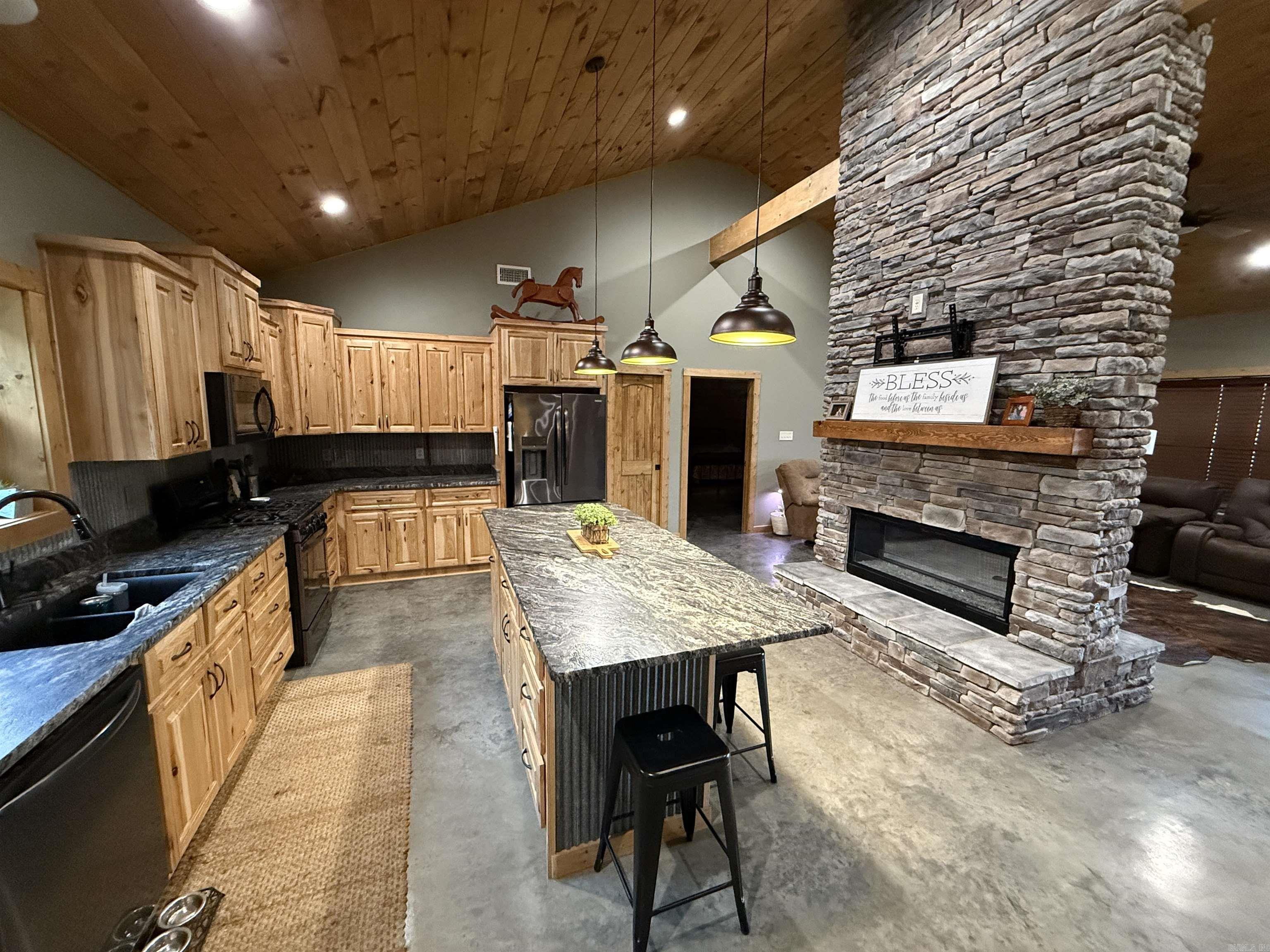 550 Sunshine Ln.  Pangburn, AR
