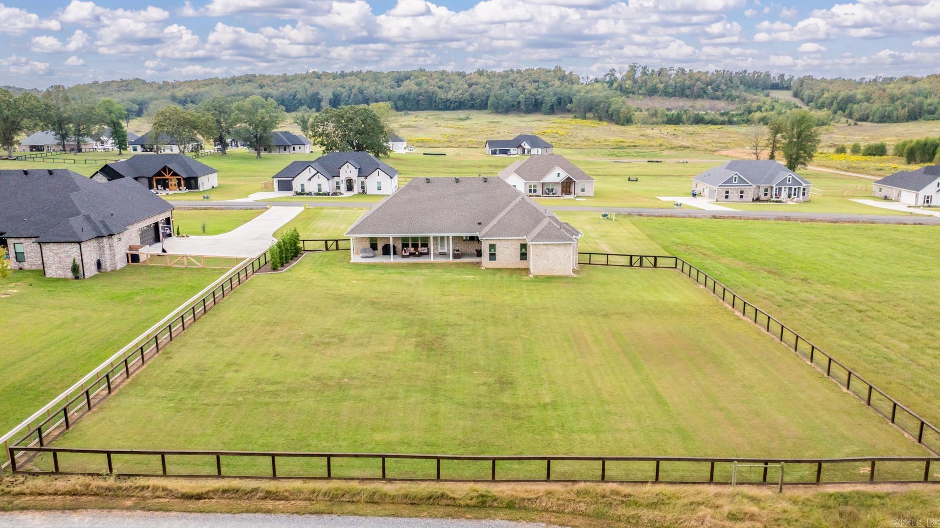 17 Republican Loop  Greenbrier, AR