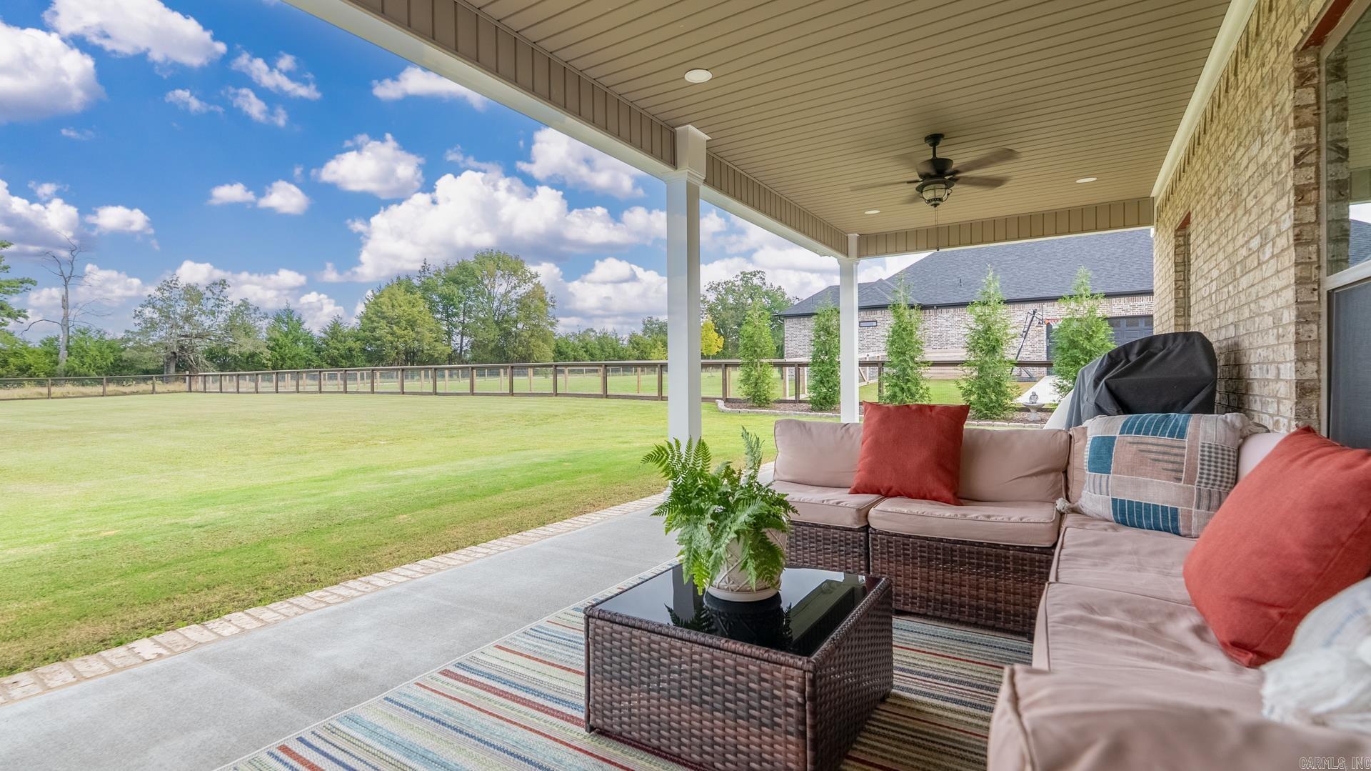 17 Republican Loop  Greenbrier, AR