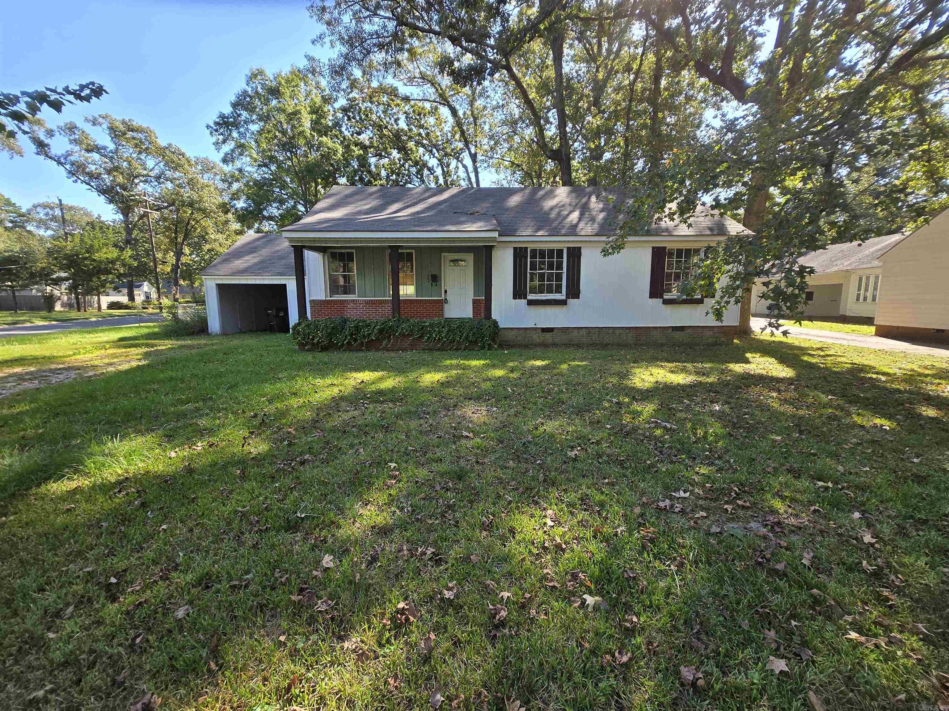 905 Cedar  Crossett, AR