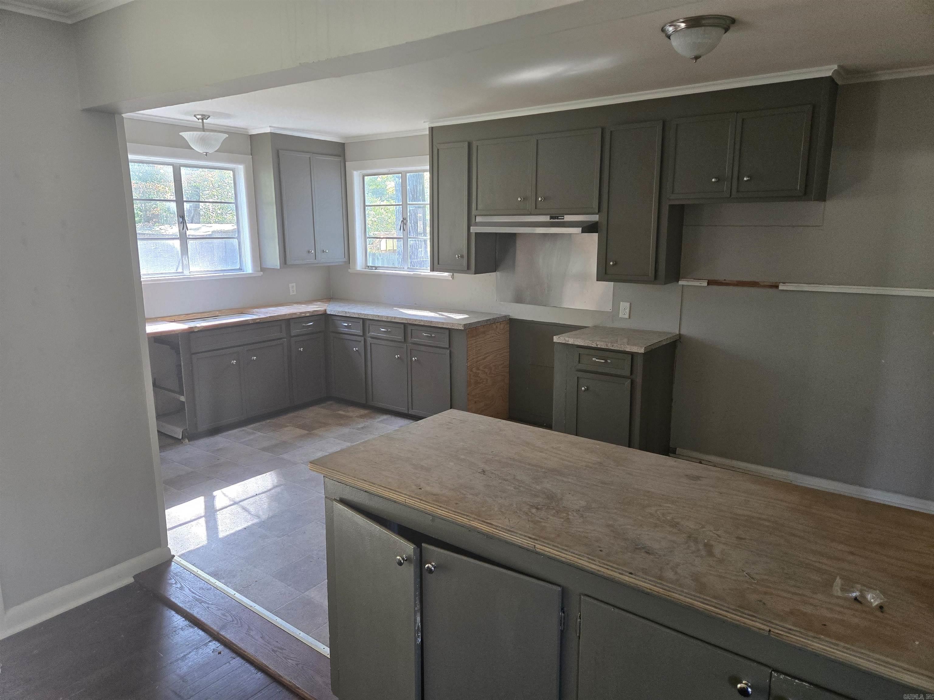 905 Cedar  Crossett, AR