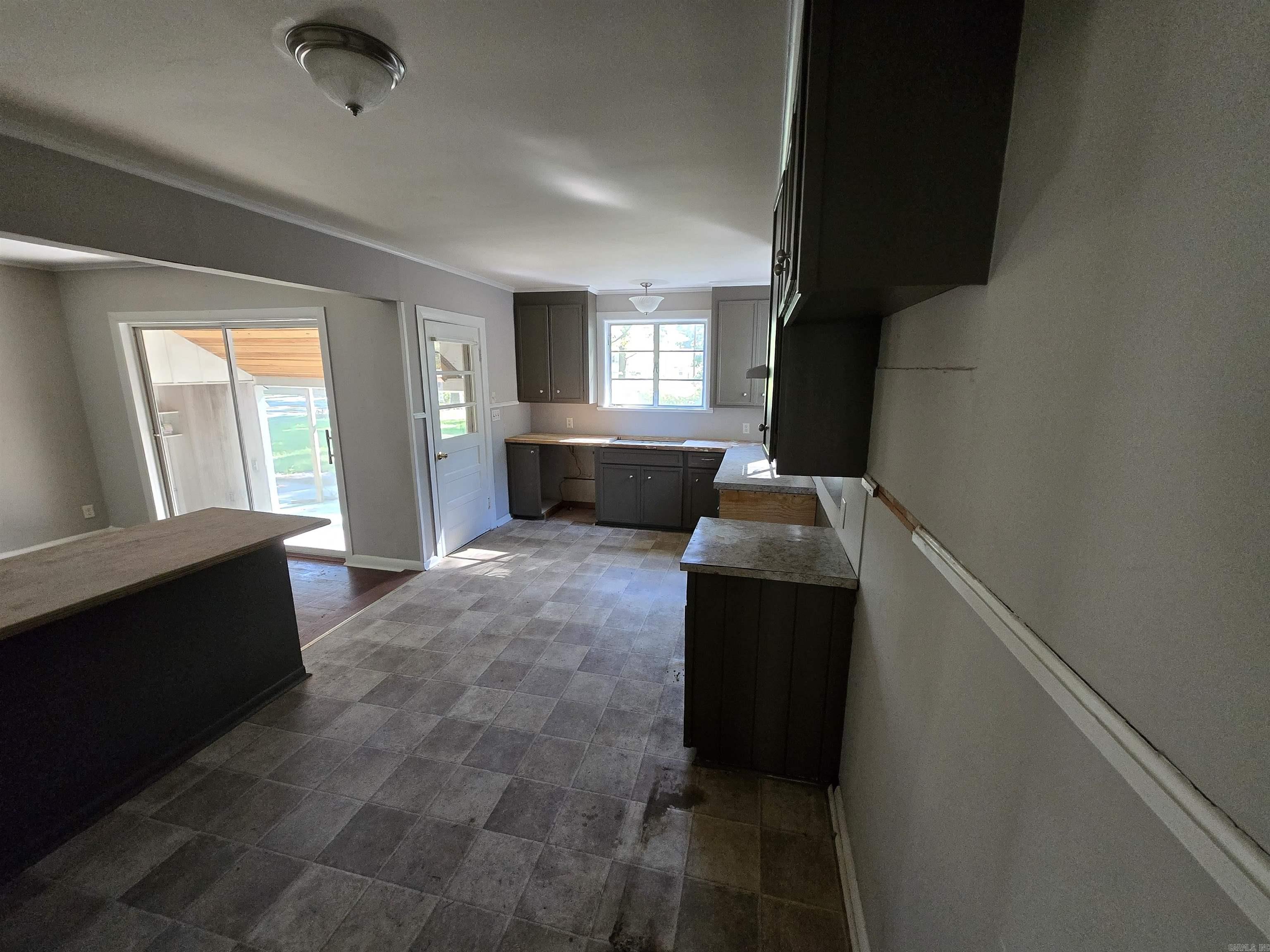 905 Cedar  Crossett, AR