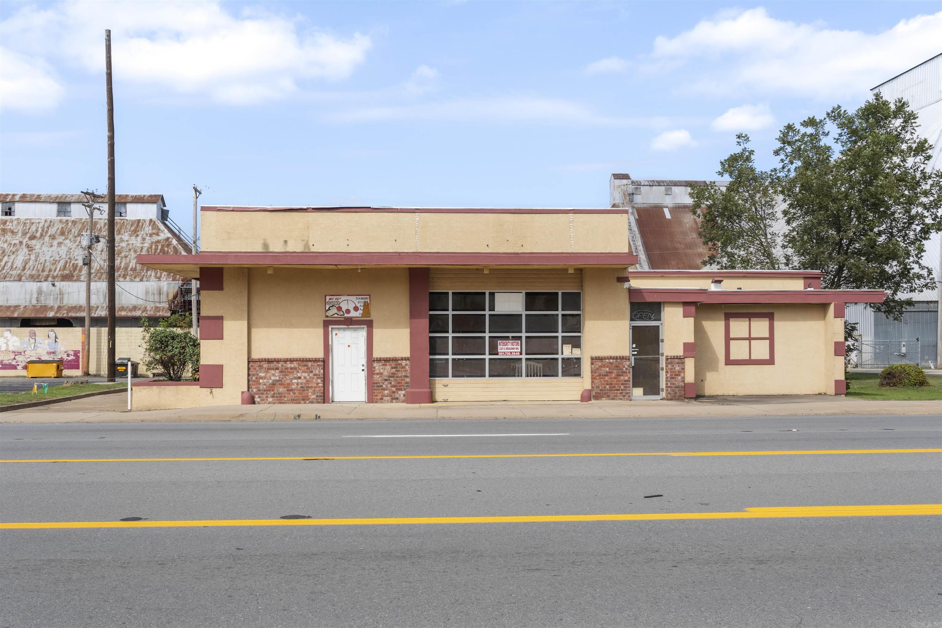 2301 E Broadway  North Little Rock, AR