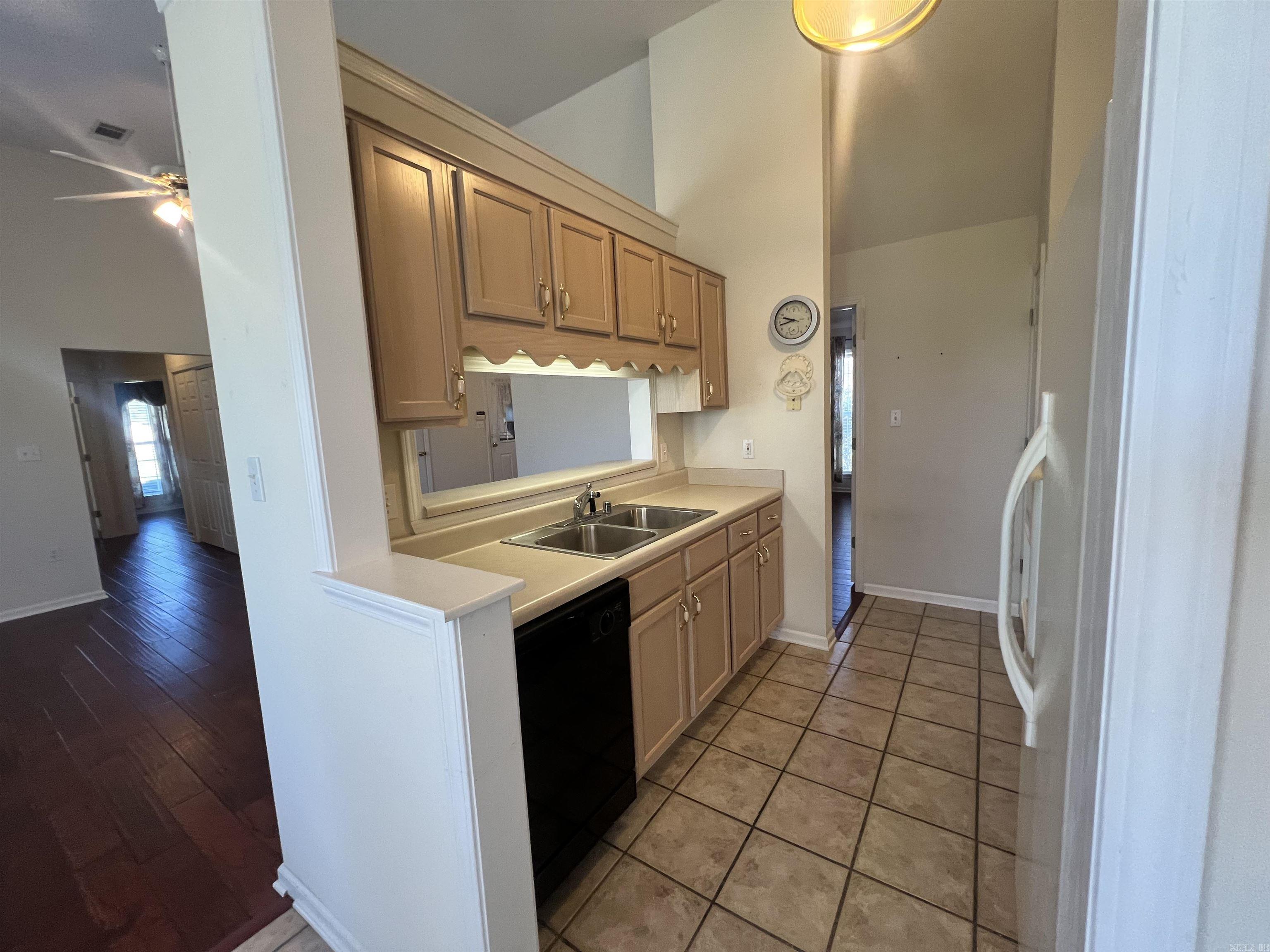 303 Country Squire  Searcy, AR