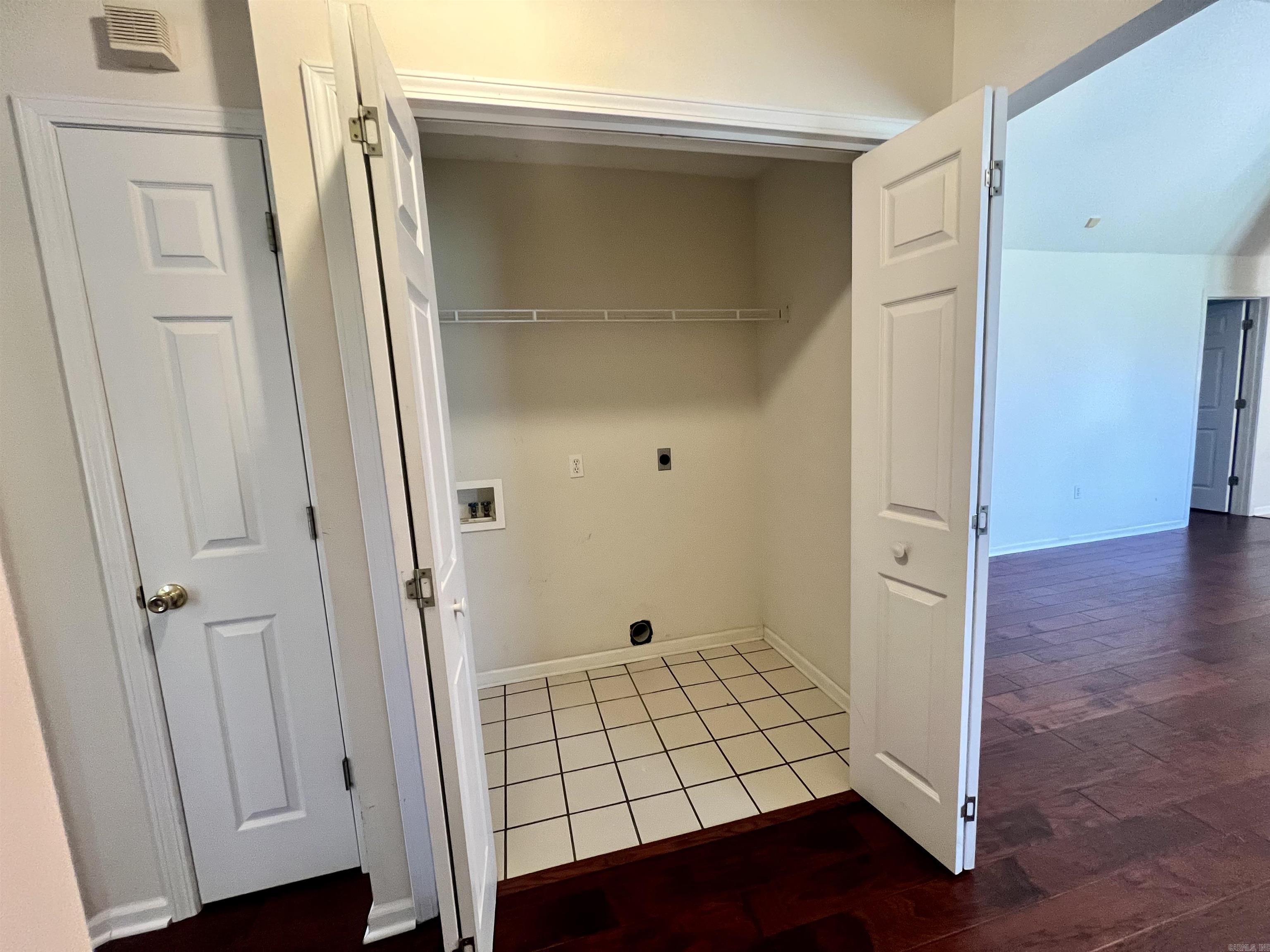 303 Country Squire  Searcy, AR