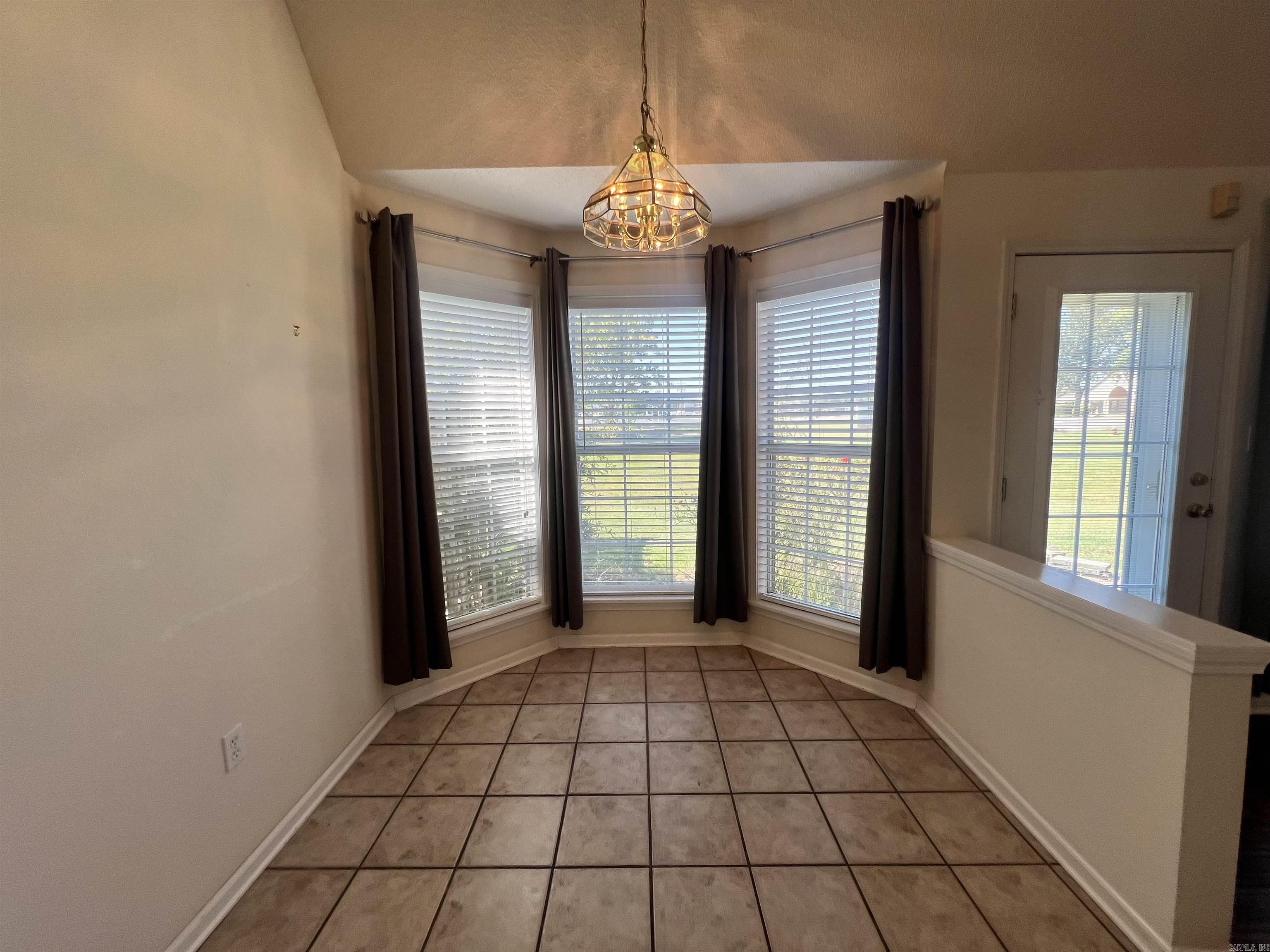 303 Country Squire  Searcy, AR