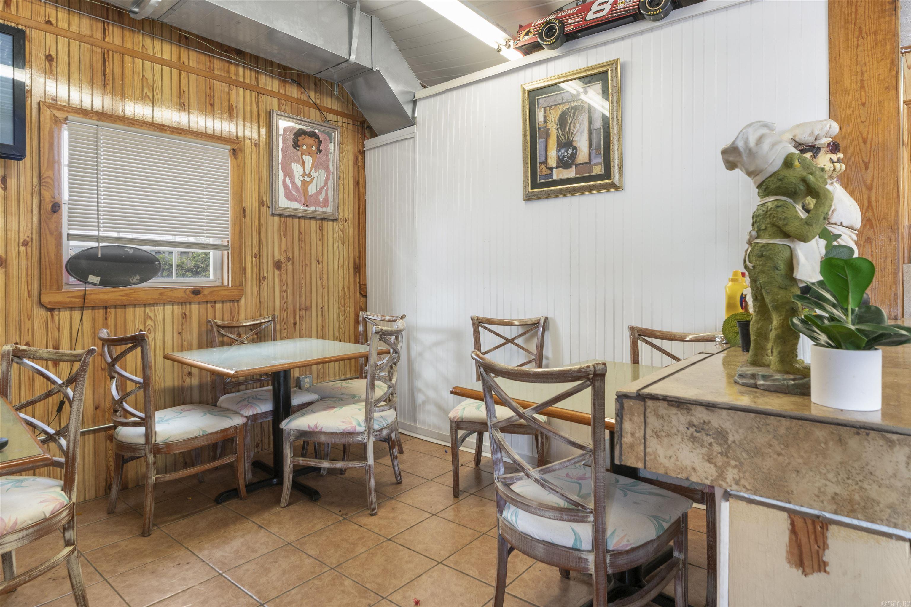 2221 E Broadway  North Little Rock, AR