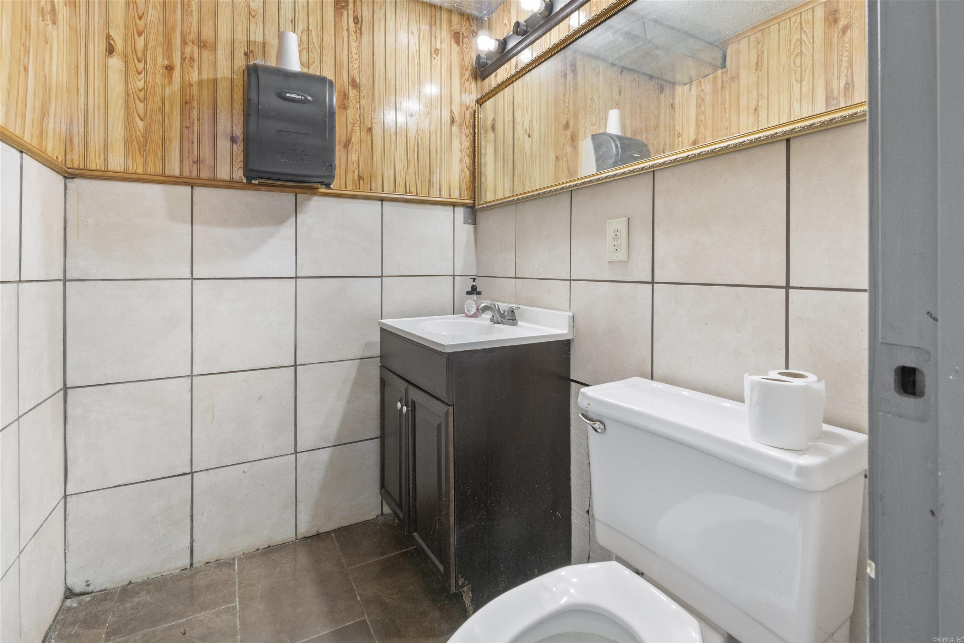 2221 E Broadway  North Little Rock, AR