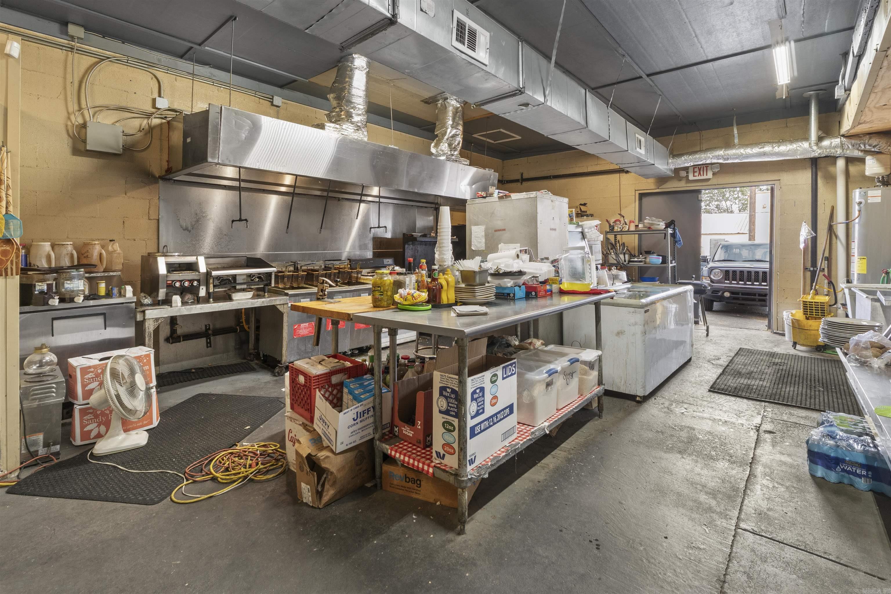 2221 E Broadway  North Little Rock, AR