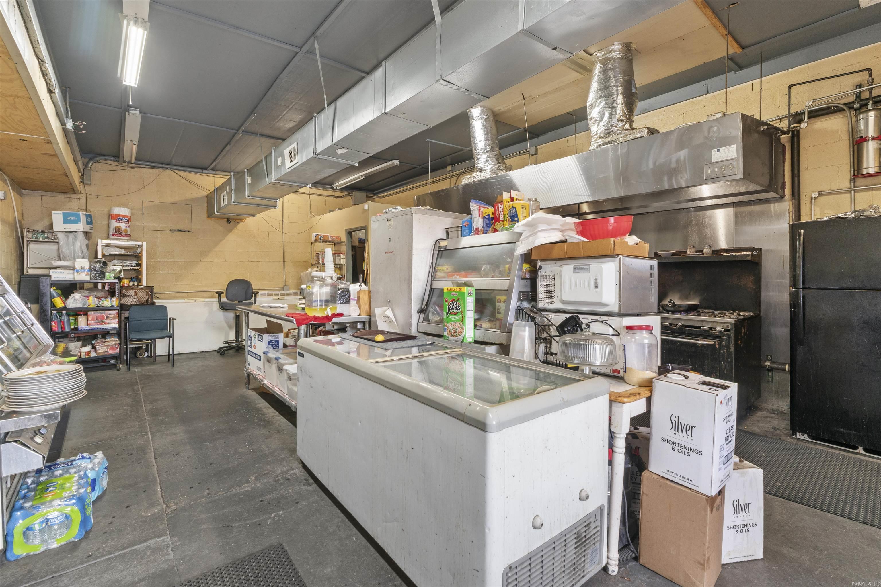 2221 E Broadway  North Little Rock, AR