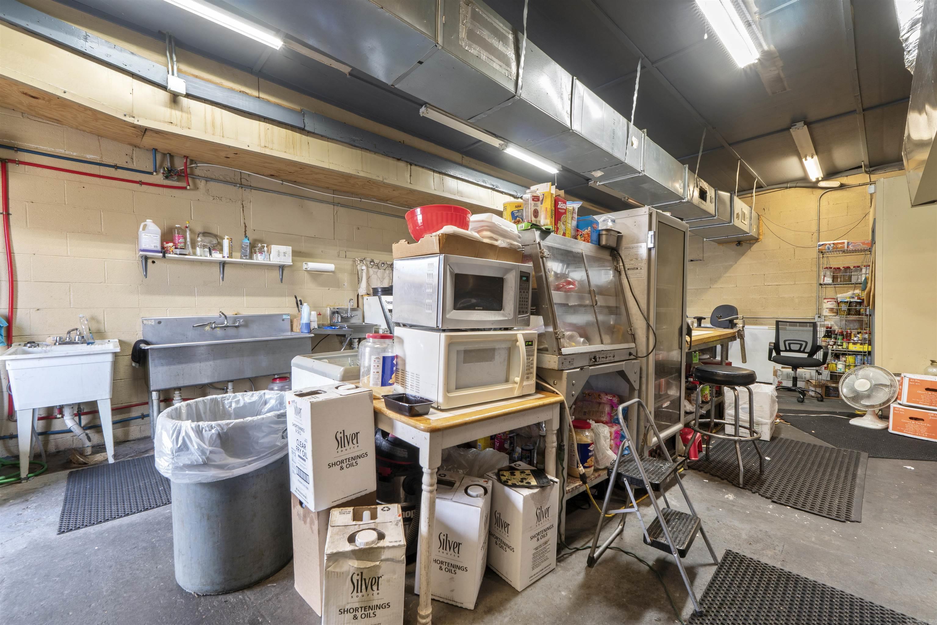 2221 E Broadway  North Little Rock, AR