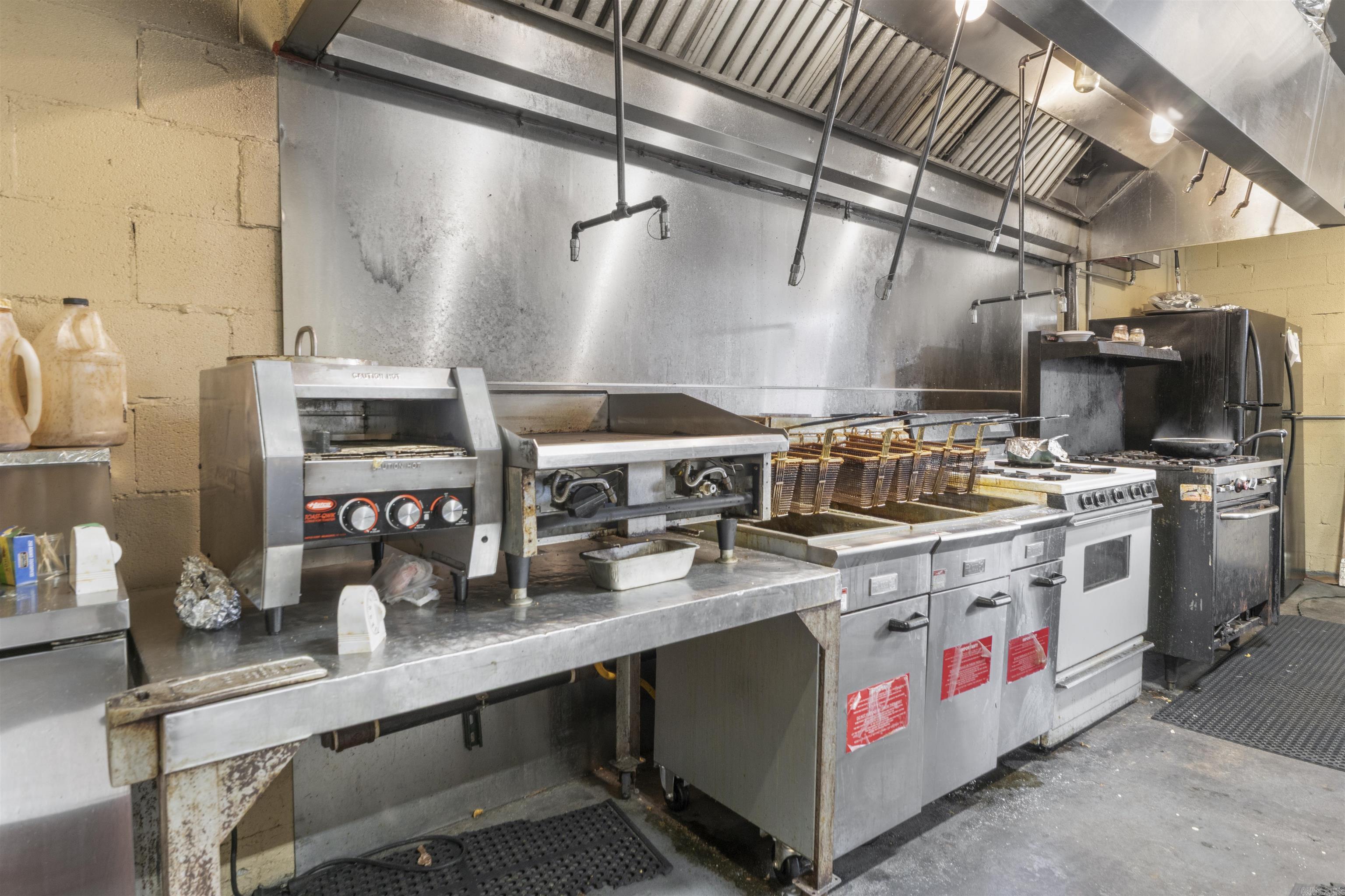 2221 E Broadway  North Little Rock, AR