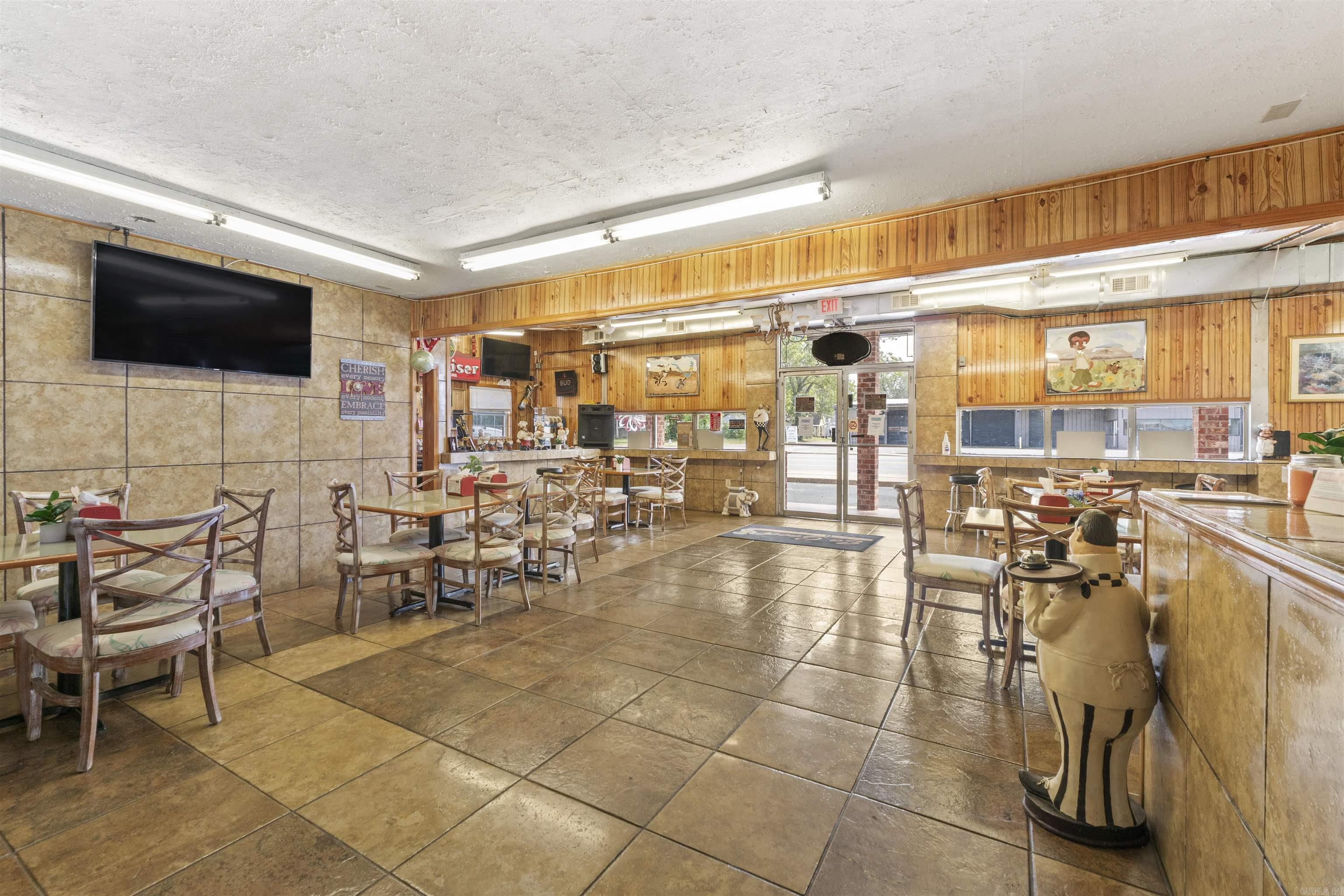 2221 E Broadway  North Little Rock, AR