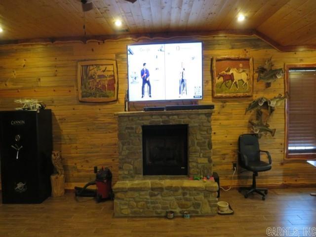 212 Cedar Hill  Mountain View, AR