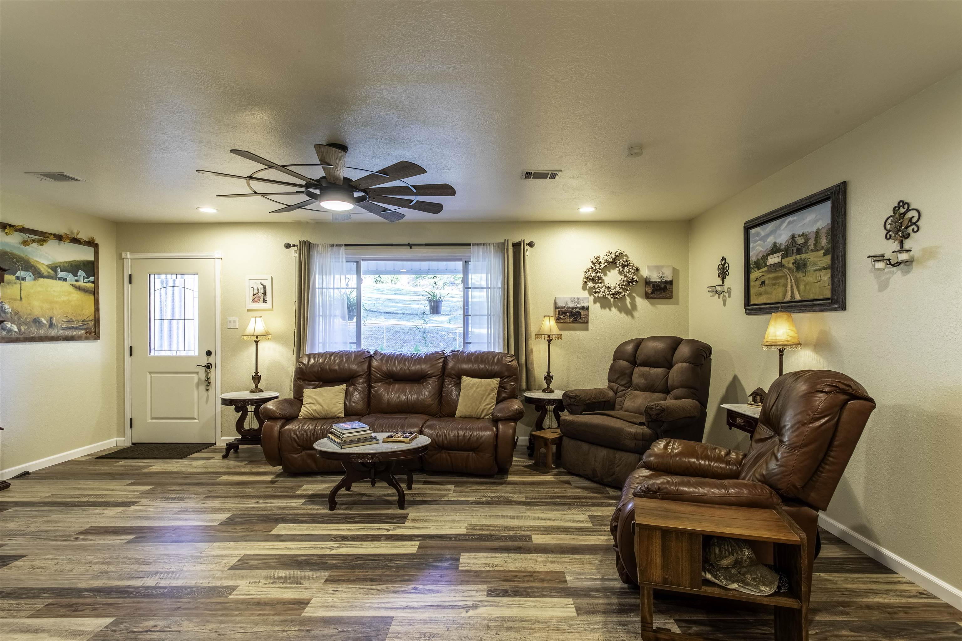 215 W Main  Evening Shade, AR