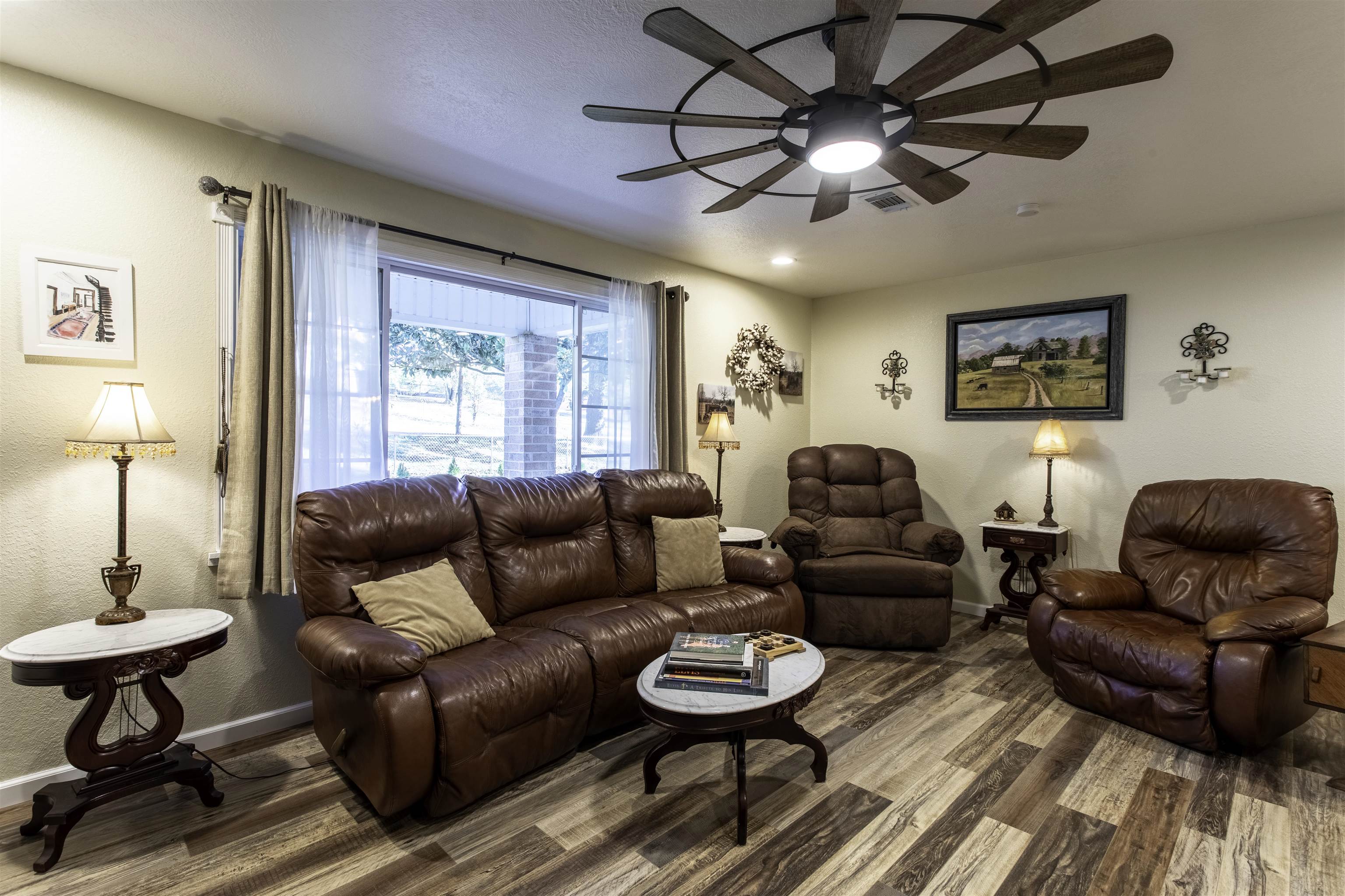 215 W Main  Evening Shade, AR