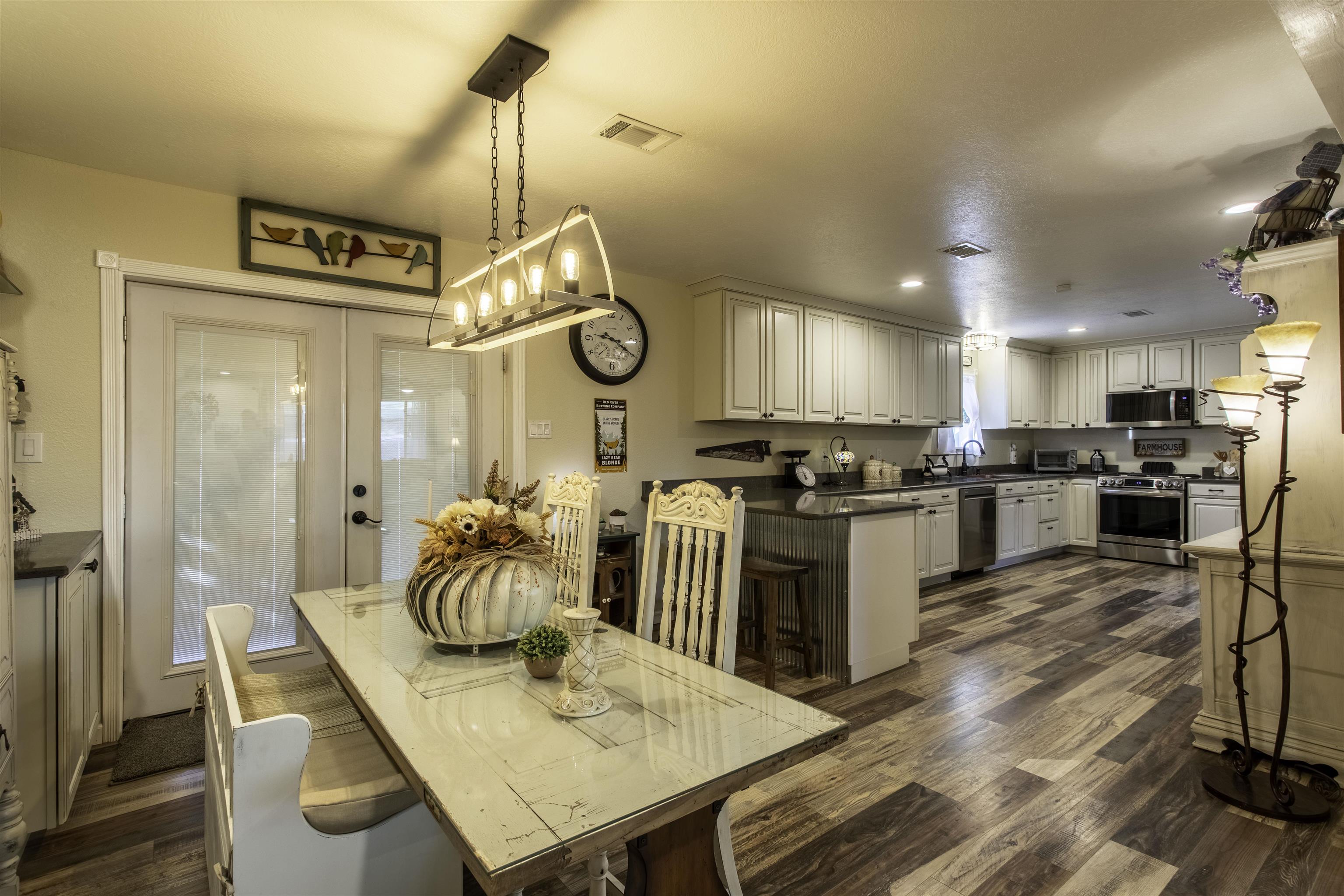 215 W Main  Evening Shade, AR