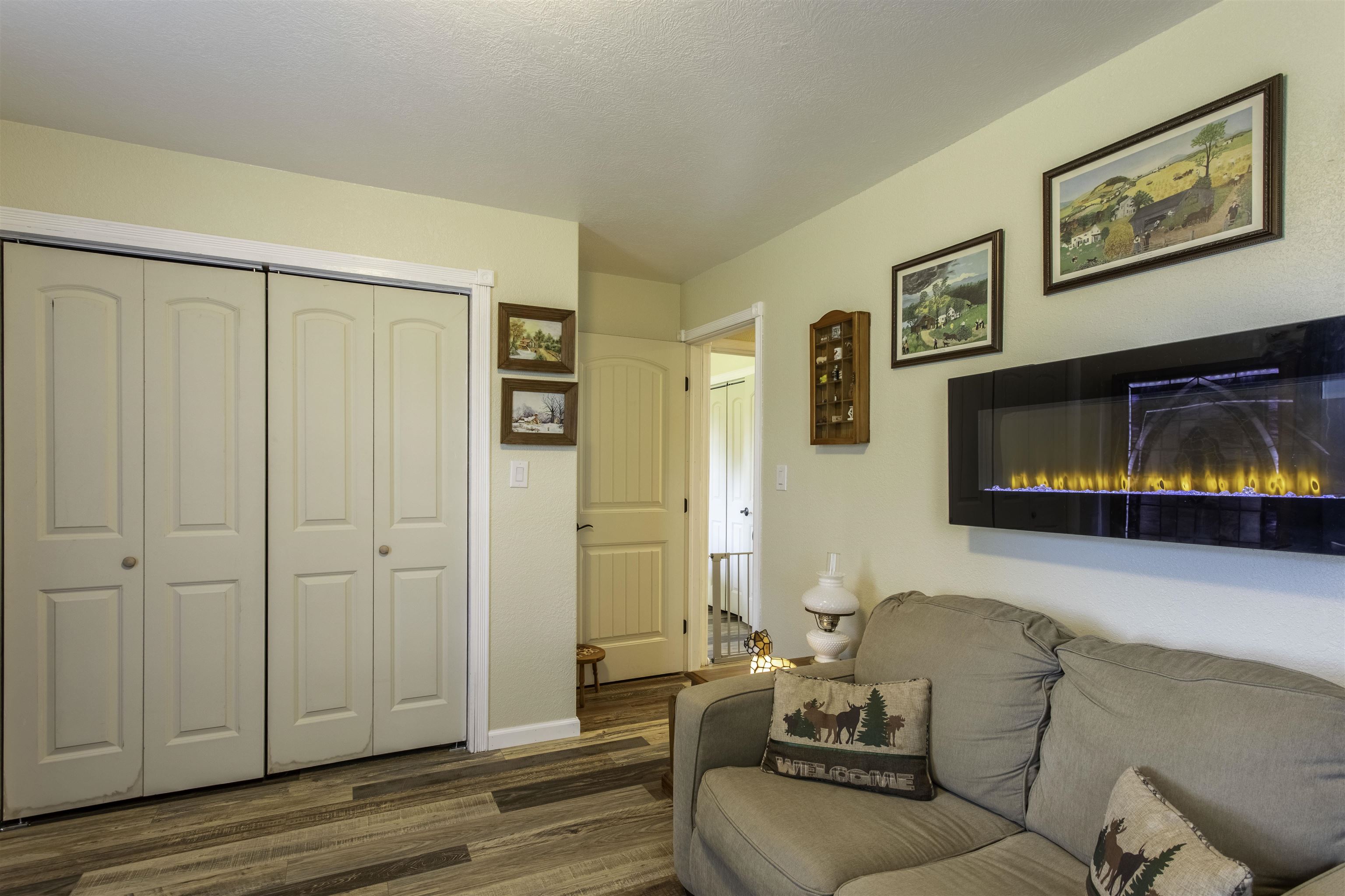 215 W Main  Evening Shade, AR